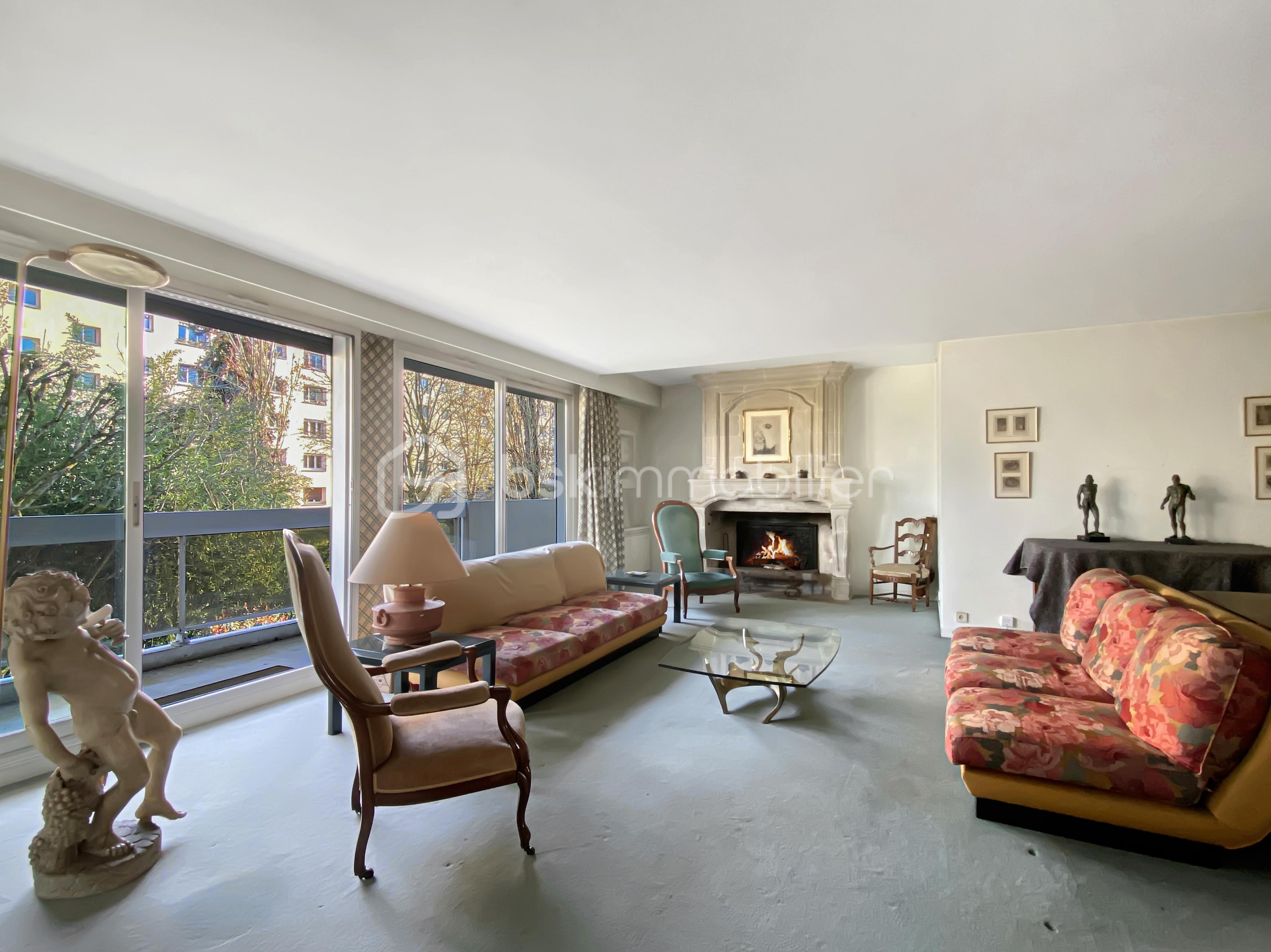 Salon avec cheminée.jpg