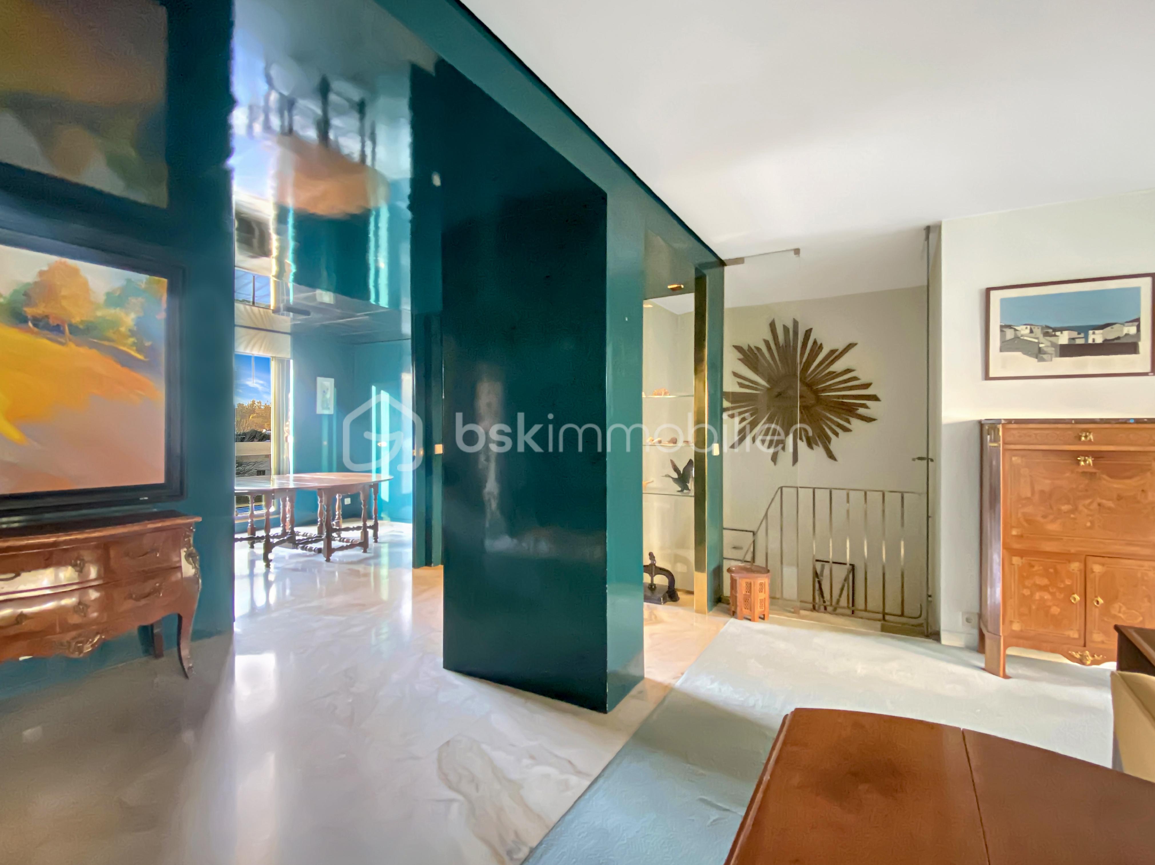 Entrée vue salle à manger .jpg