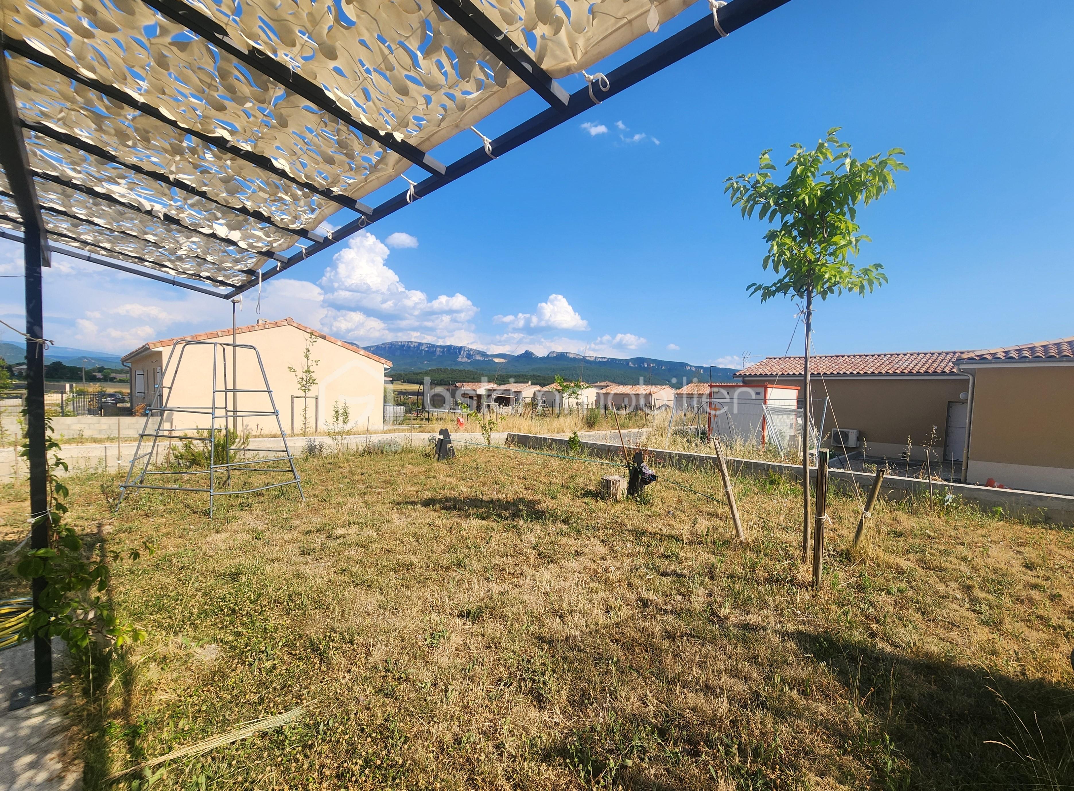 Maison traditionnelle de 90 m² - Vue ext montagnes.jpg