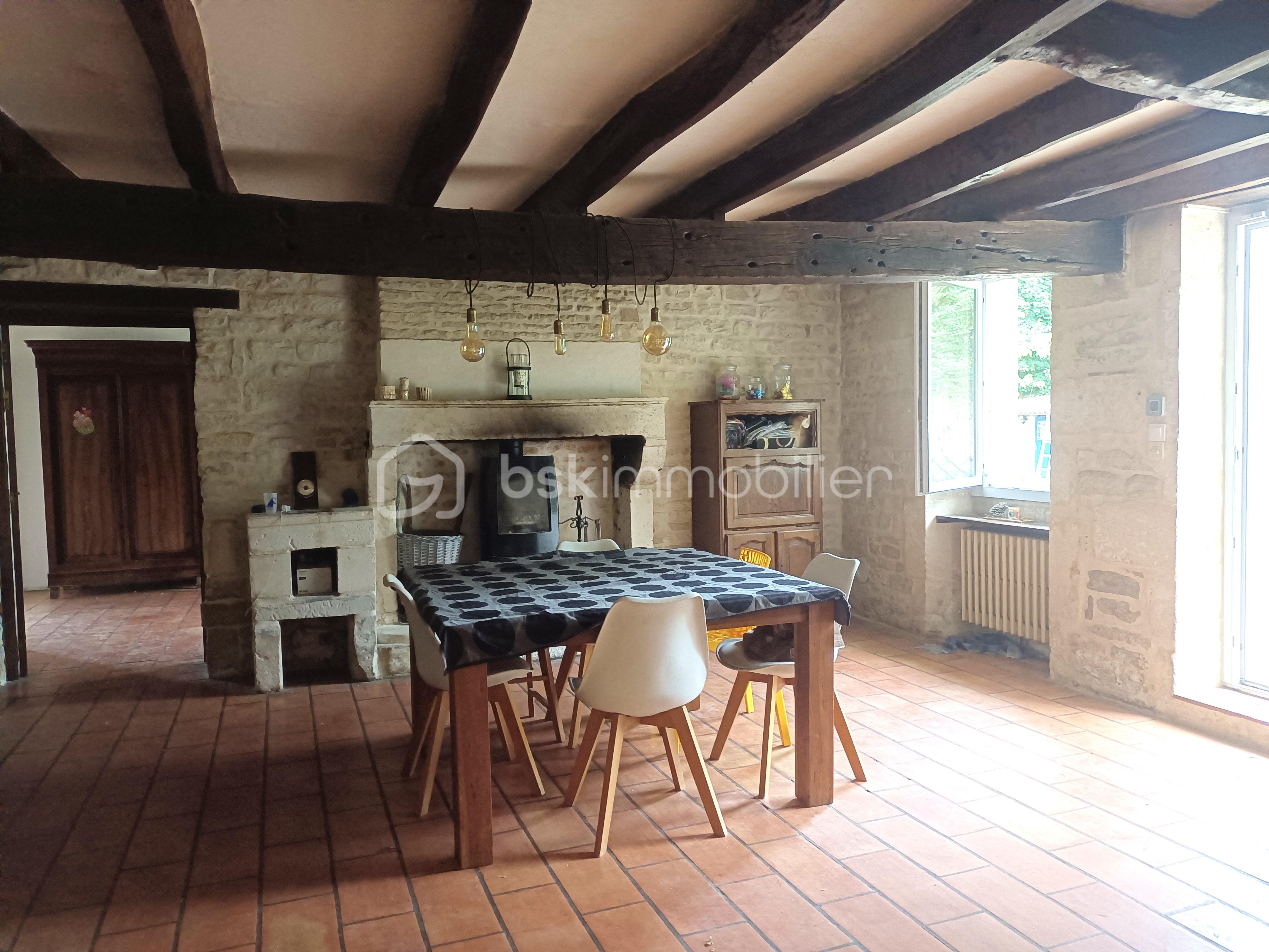 Maison en pierre de 224 m² - SALON 2.jpg