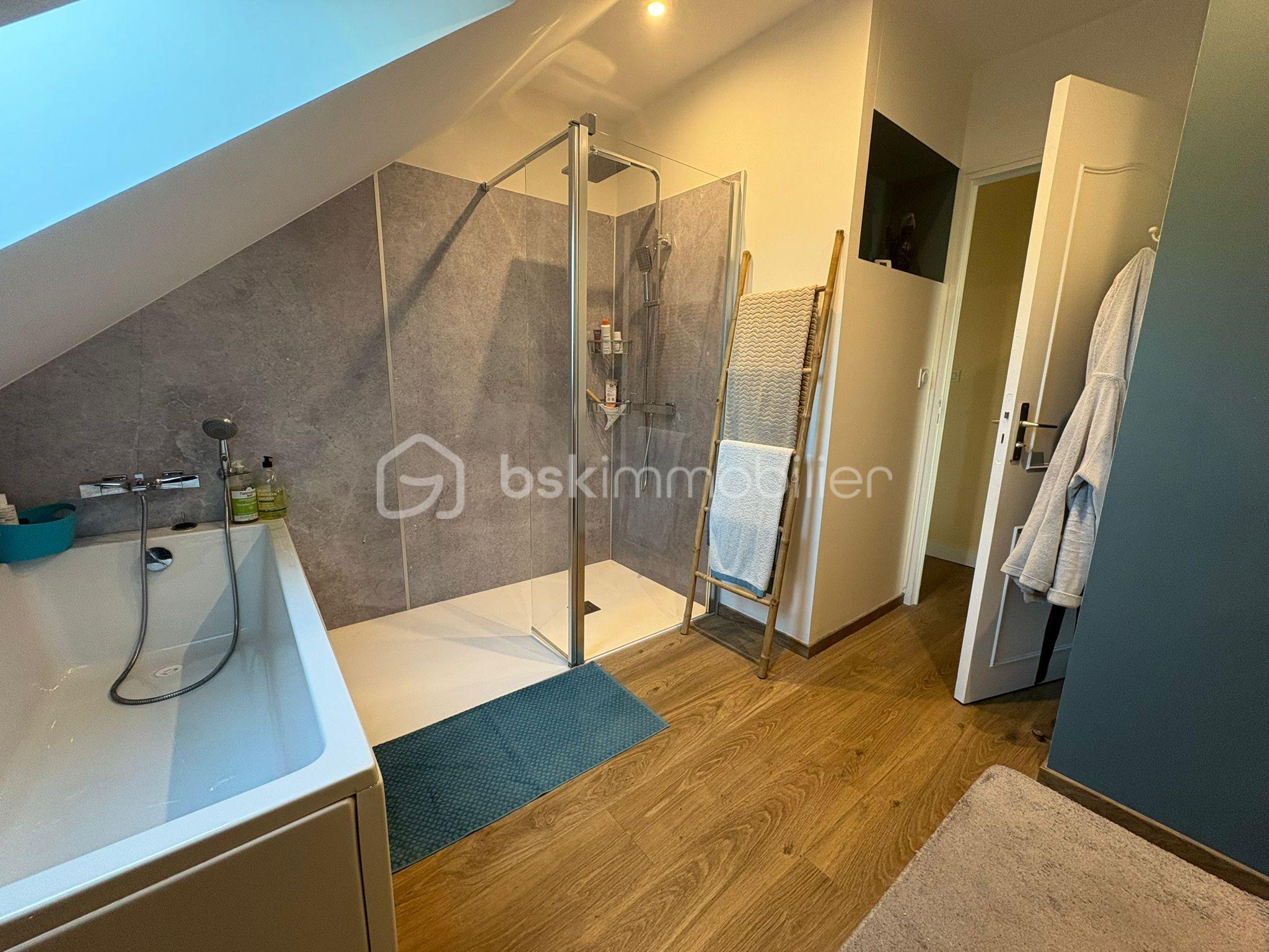 Maison de 110 m² - SALLE DE BAIN 2.jfif