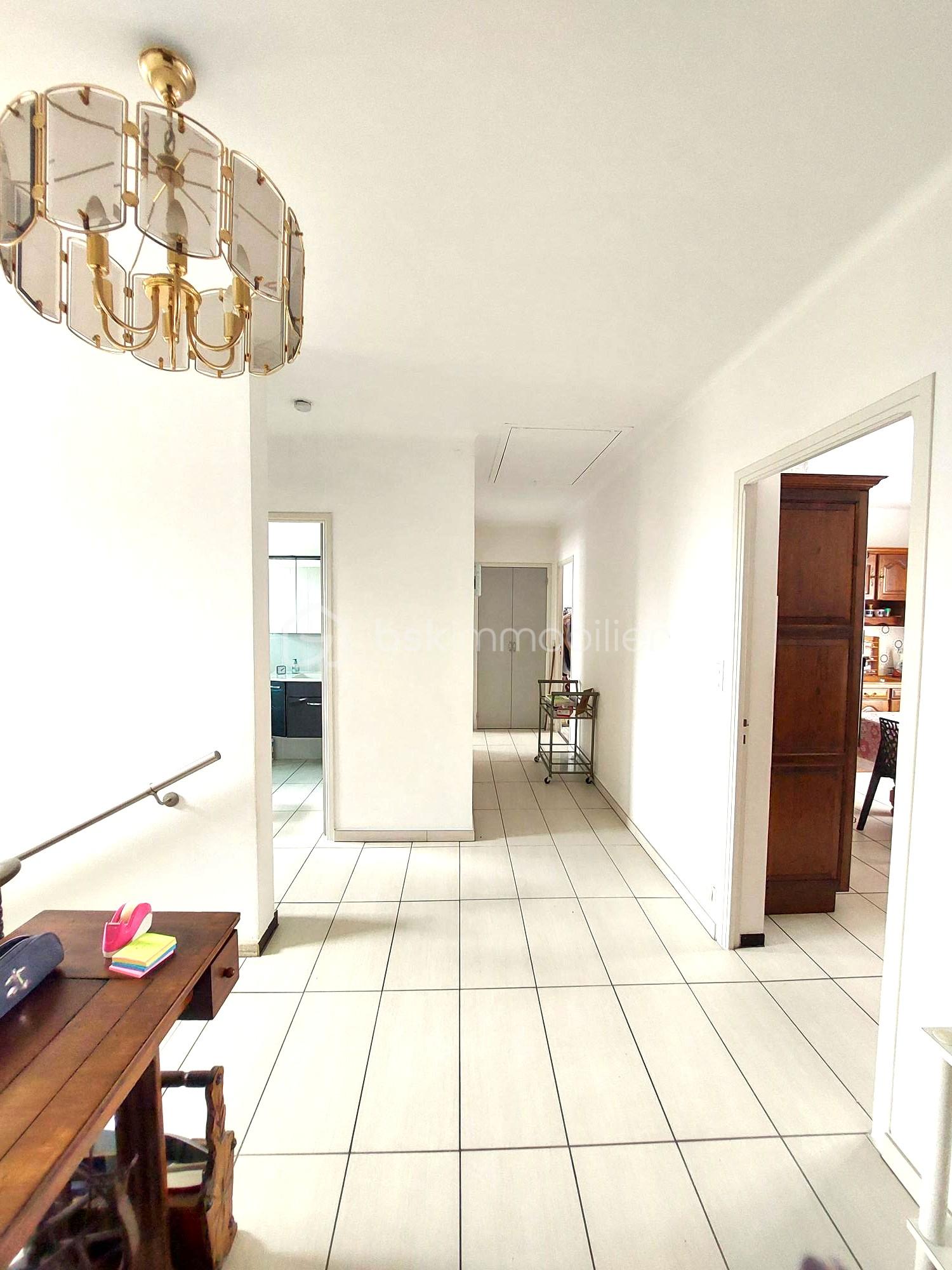 hall du haut lelievre.jpg