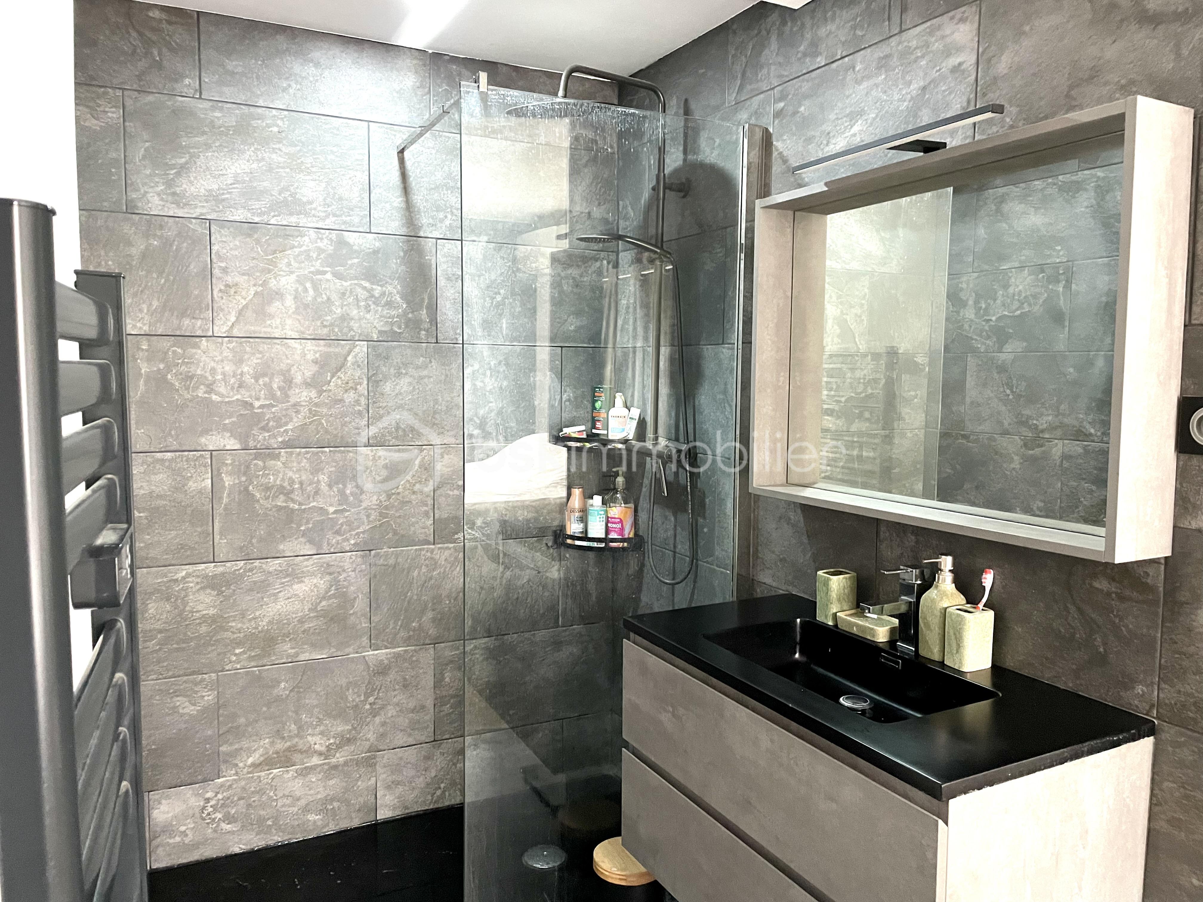 Appartement de 59 m² - salle de bain nouveau.jpg