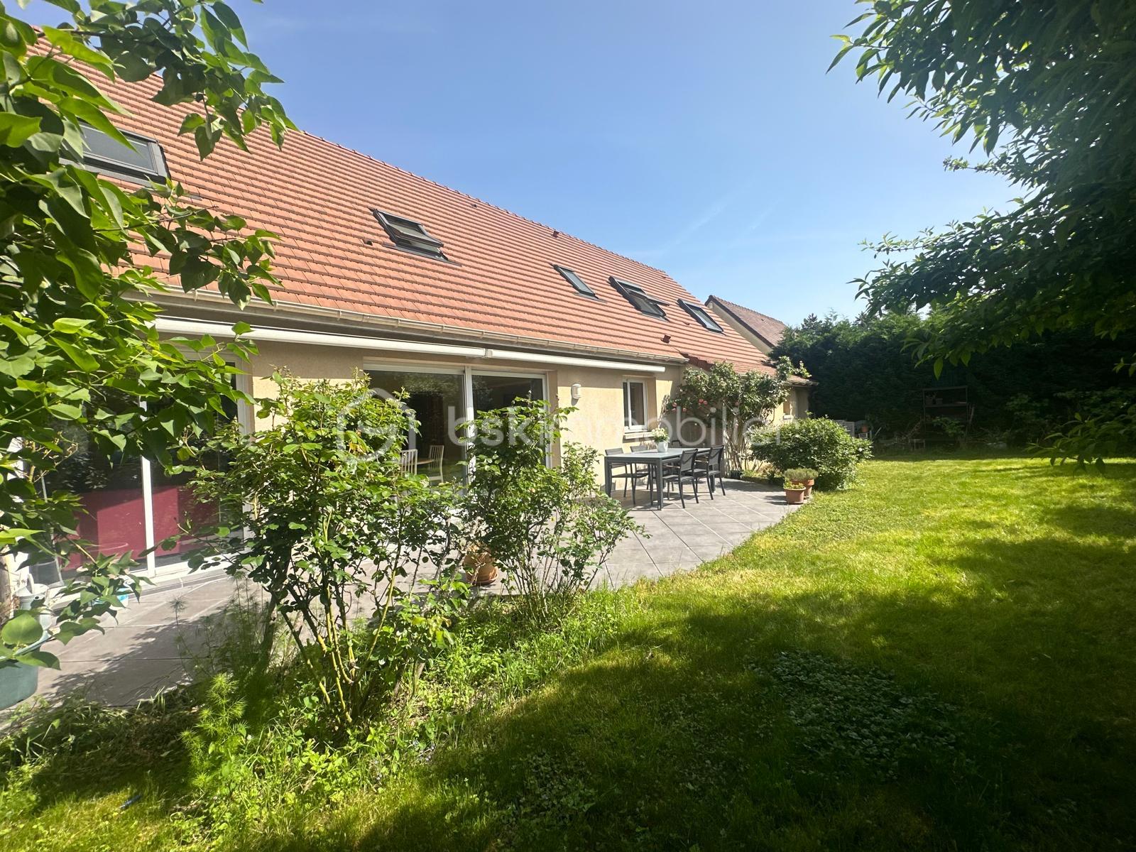 Maison traditionnelle de 154,86 m² - onZdehC5nRIiTVjgNWTwA8orGbHxKL415XQyyZu5.jpg