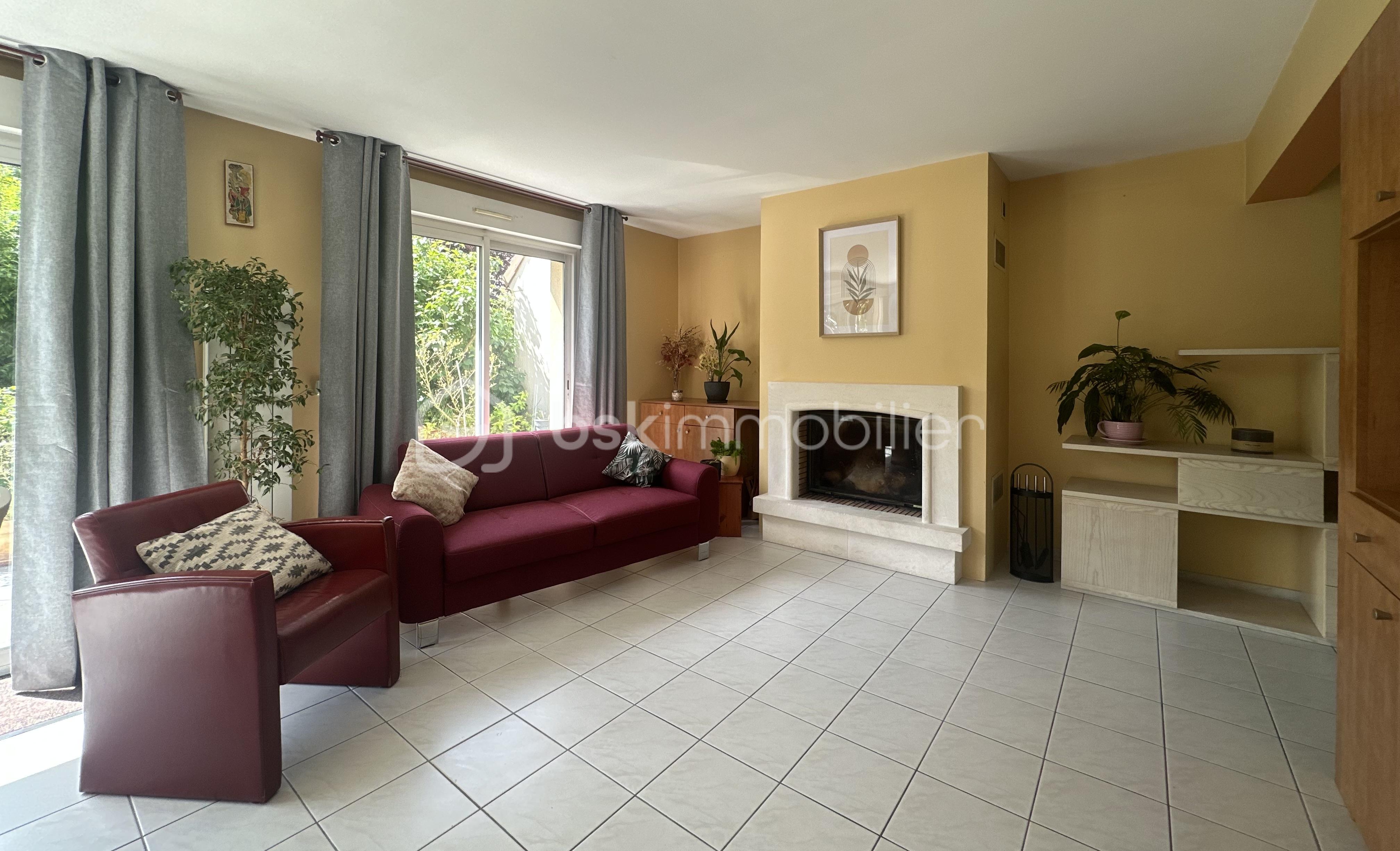 Maison traditionnelle de 154,86 m² - JnePotv0xyyjDy556uJyFvdSozWGeCFZCzwBfRj8.jpg