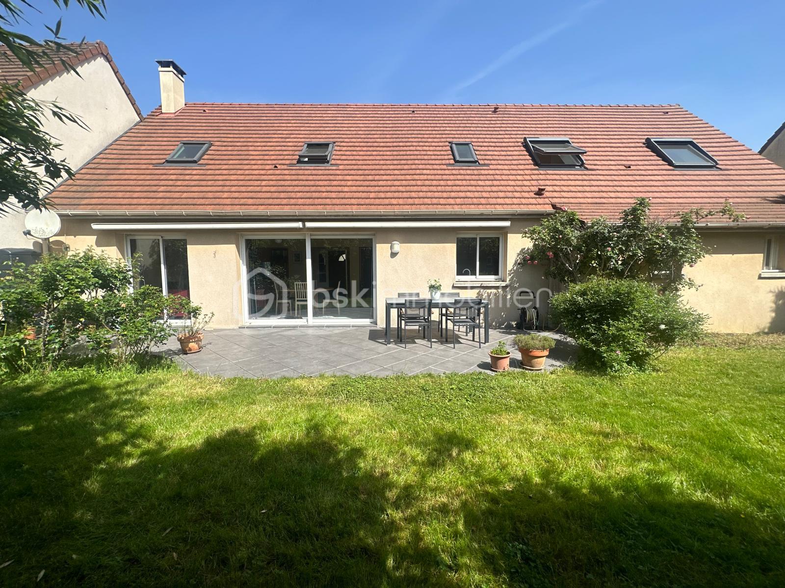 Maison traditionnelle de 154,86 m² - Z7hvfoWvh9hJWo2ixaH7L5hewD2yIbWdjpRiVwnd.jpg