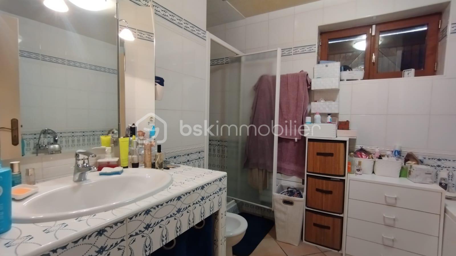 Maison de 143 m² - Wdf0PhpCecyq3dJ7YaZda5bTzqrh2FjBX1TNmjOQ.jpg