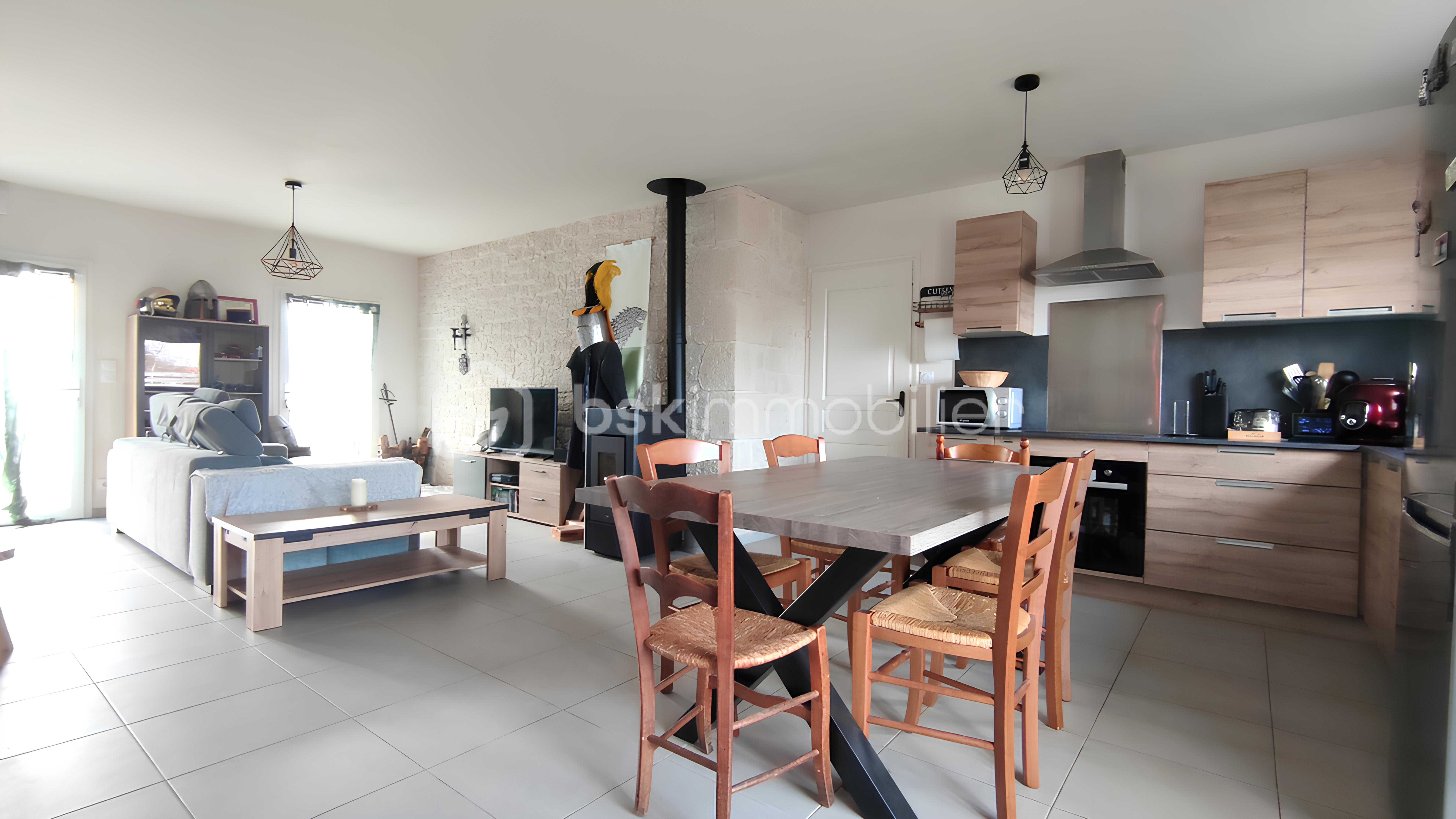 pièce de vie travaillée.jpg