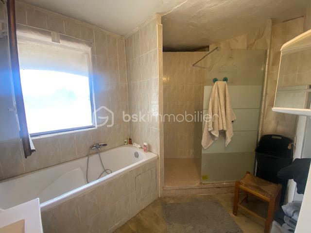 Maison de 148,03 m² - SALLE DE BAIN 1.jpg