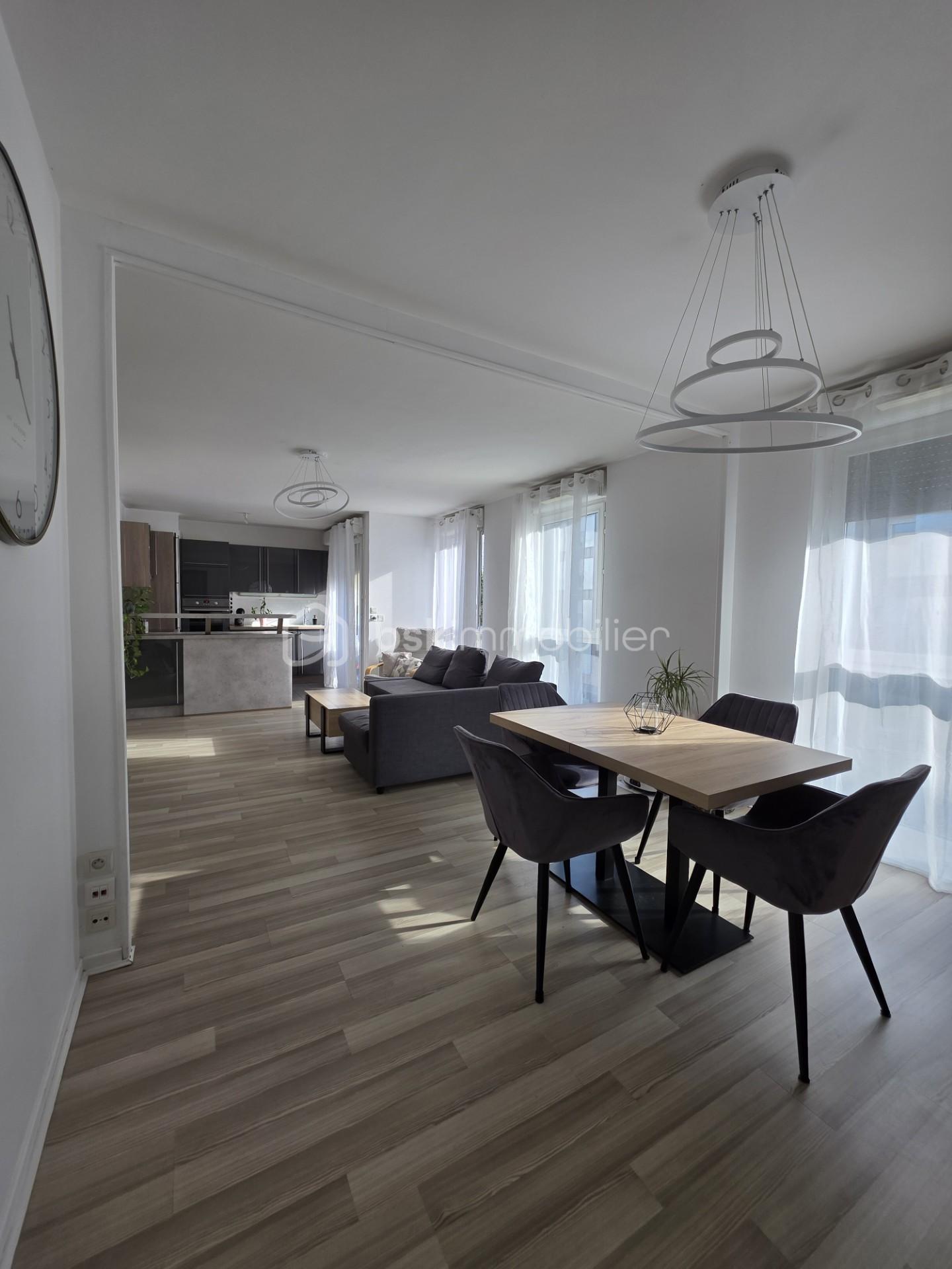 Appartement de 73,80 m² - SEJOUR C.jpg