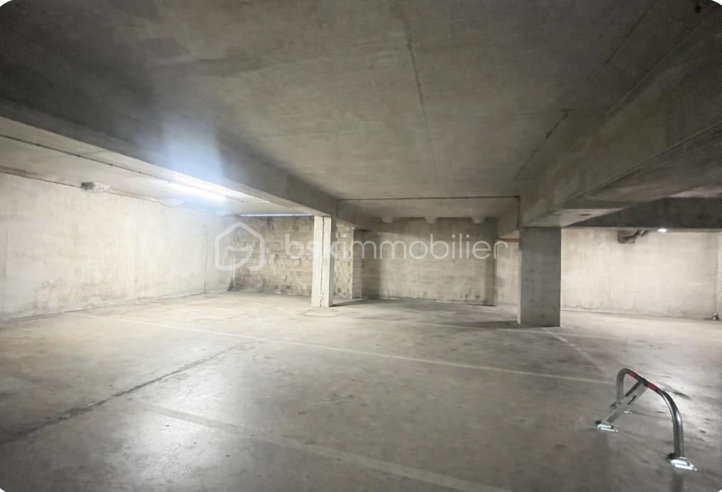 Appartement de 73,80 m² - PARKINGS.jpg