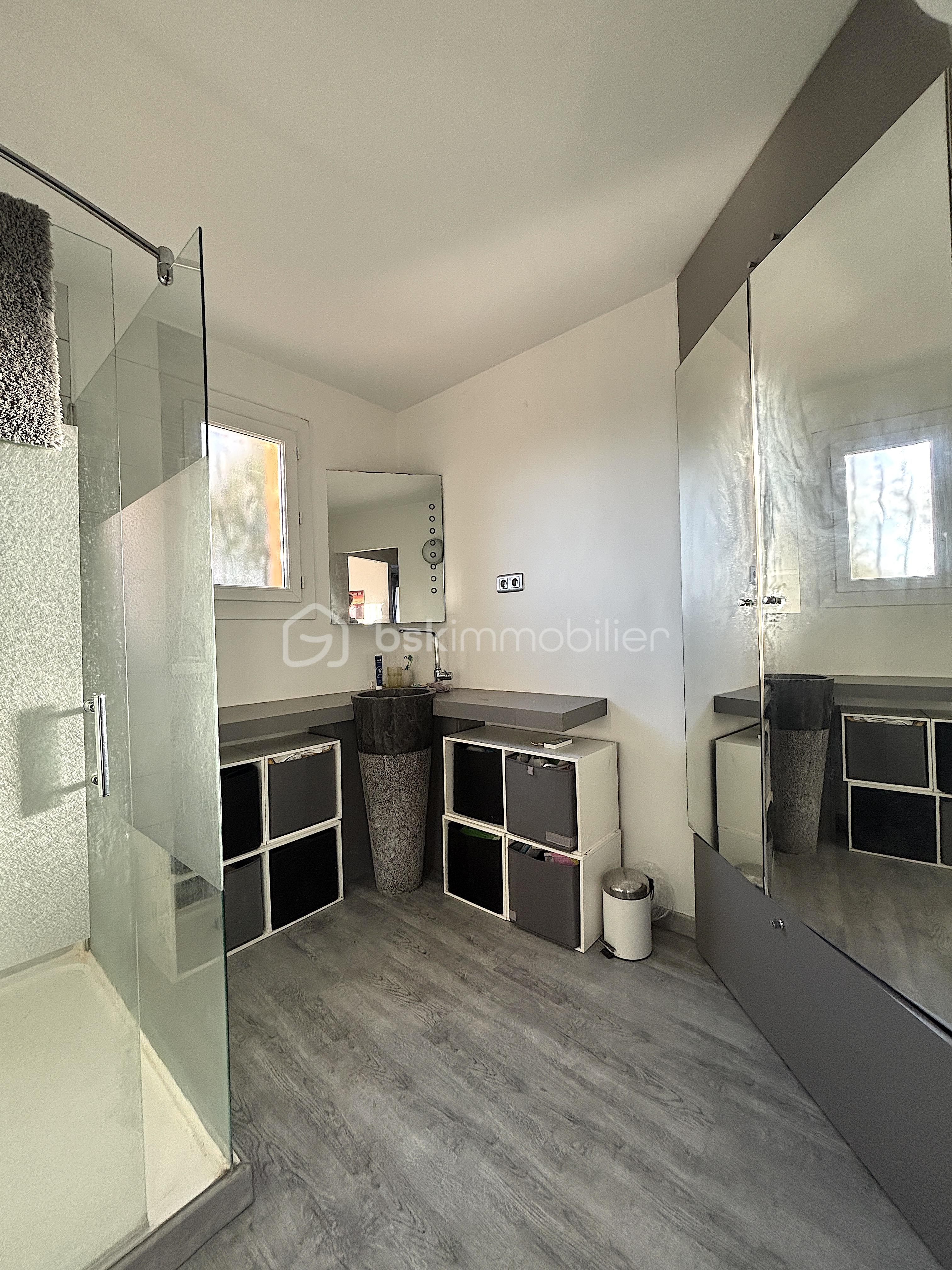 Maison de 140 m² -  6 SALLE DE BAIN.JPG