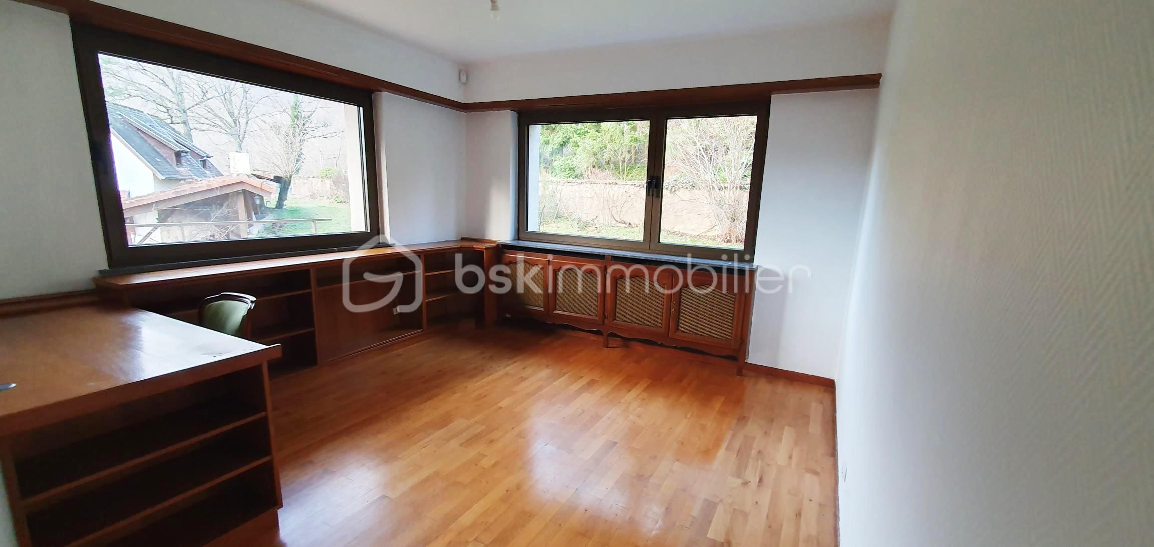 Propriete de 312 m² - photo_b585f5ad612c5d18c7070dcf20f1776d.jpg