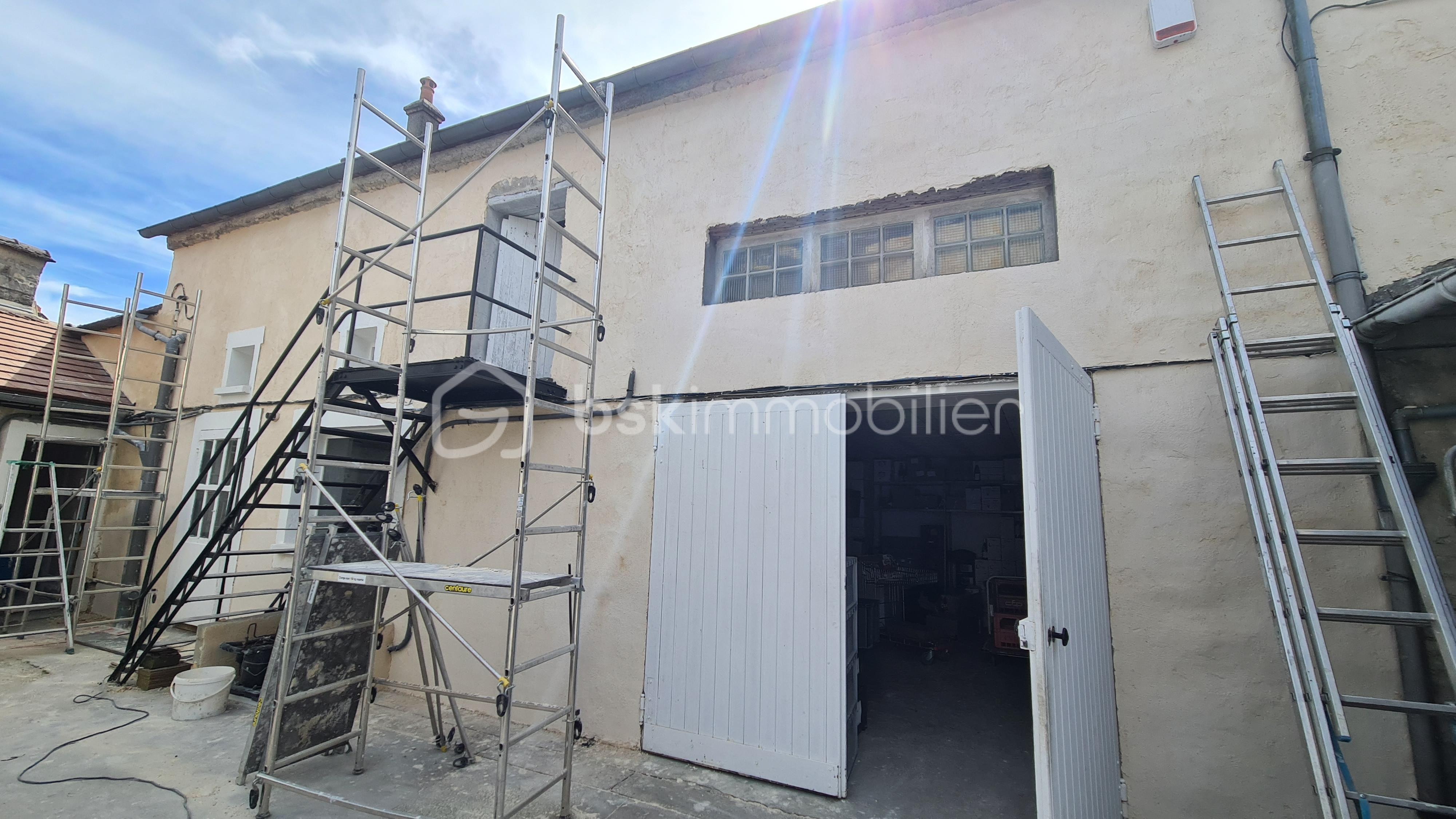 Immeuble mixte de 335,79 m² - 20220418_124911.jpg