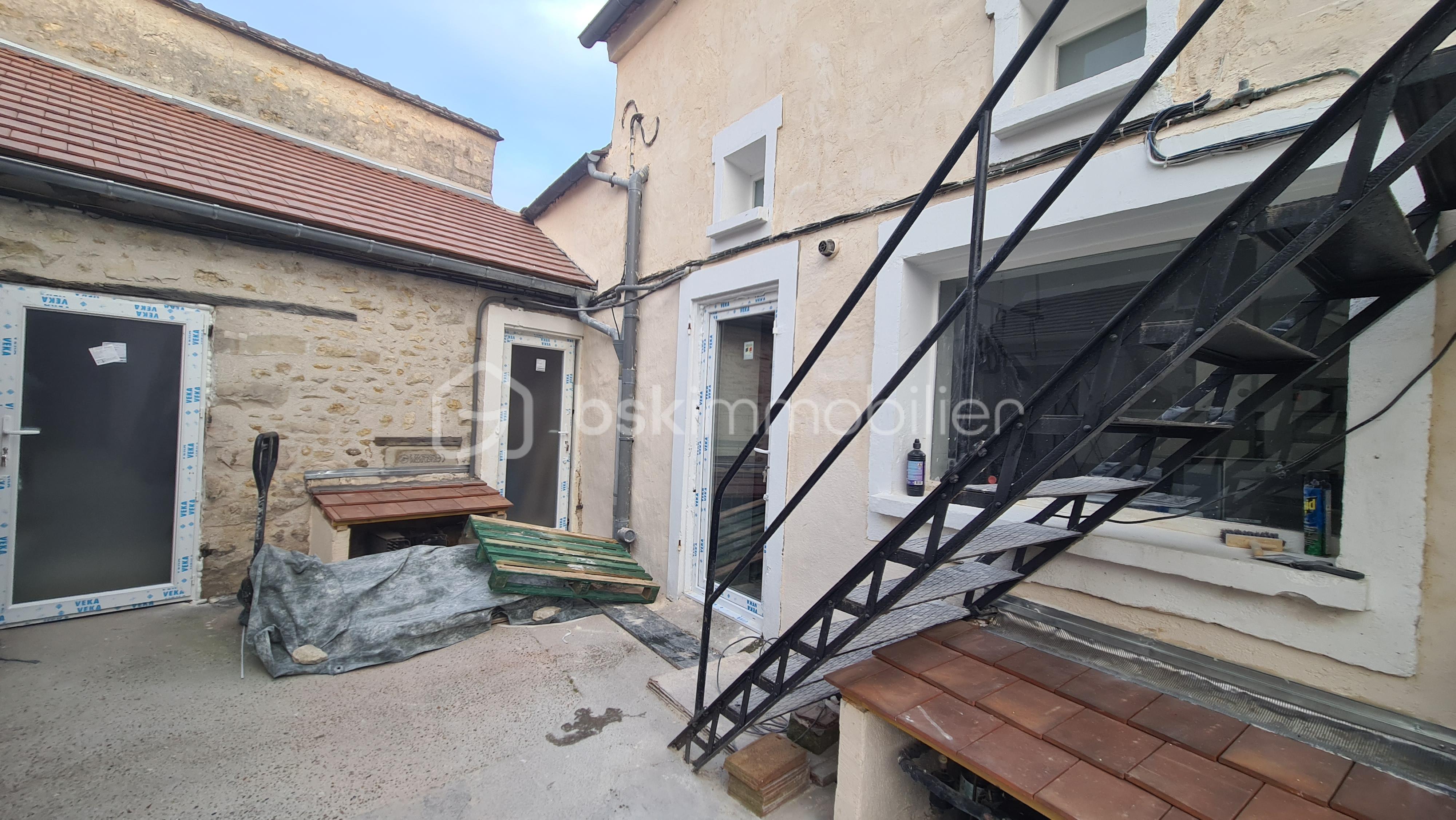 Immeuble mixte de 335,79 m² - 20220422_200431.jpg