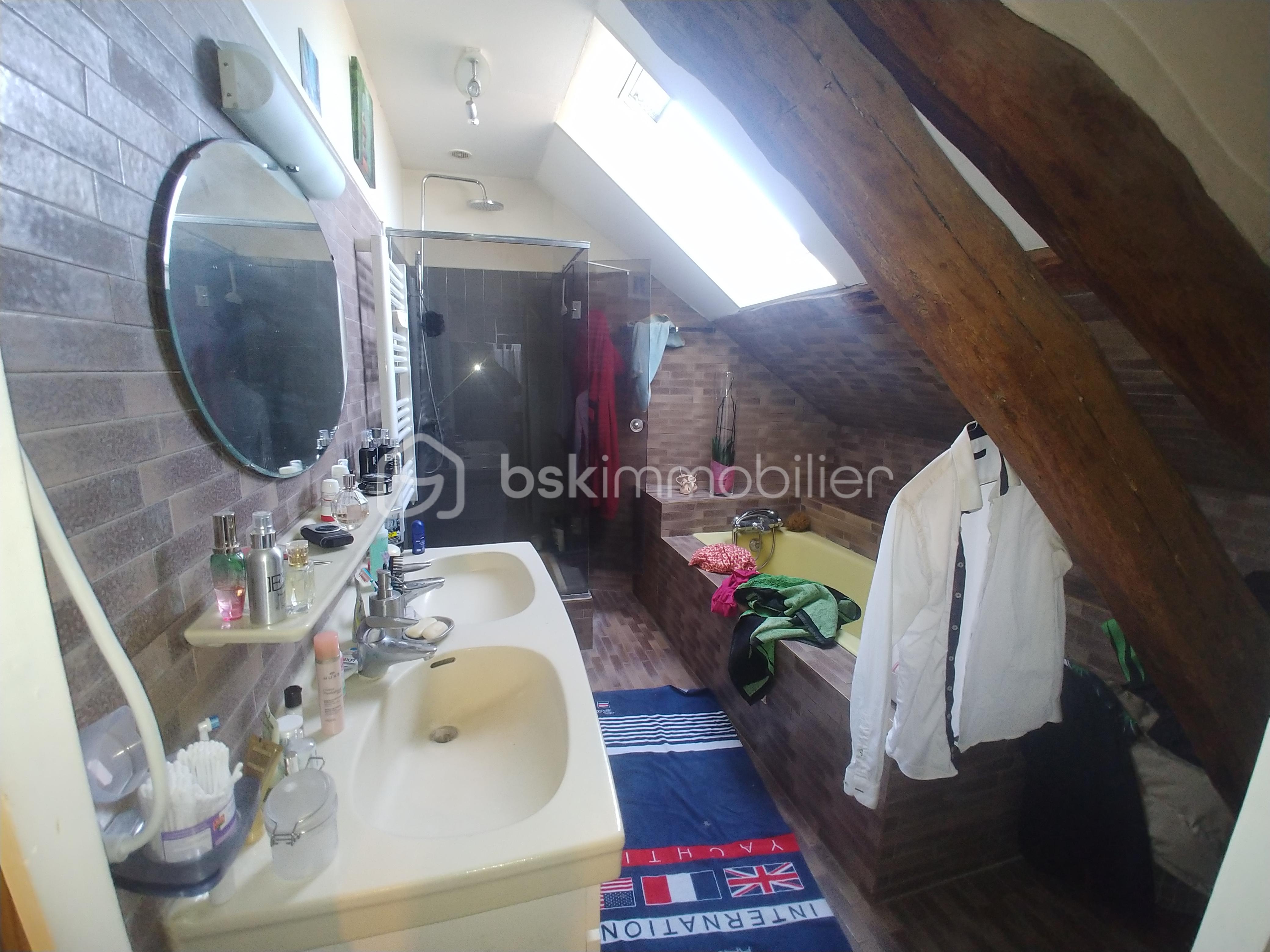 Immeuble mixte de 335,79 m² - 20190213_144227.jpg