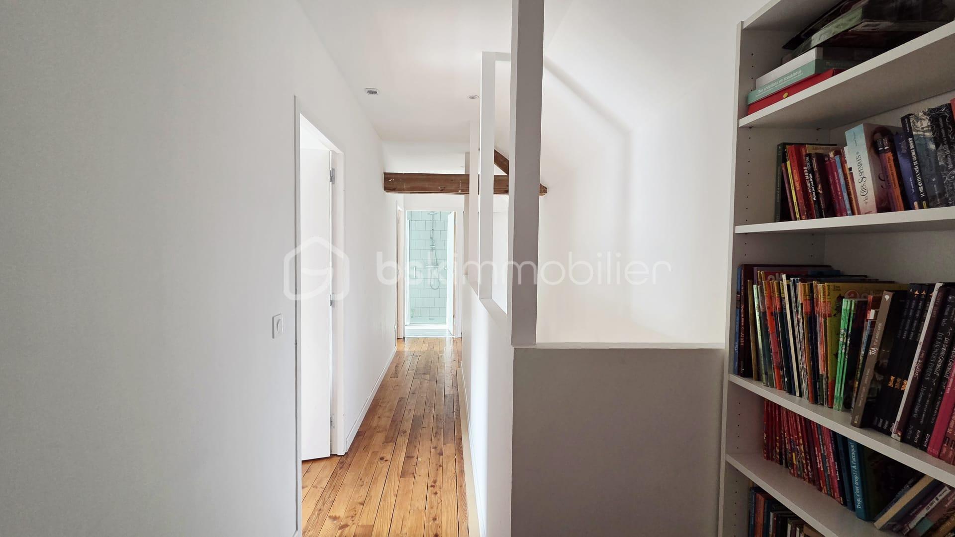 COULOIR ETAGE.jpeg