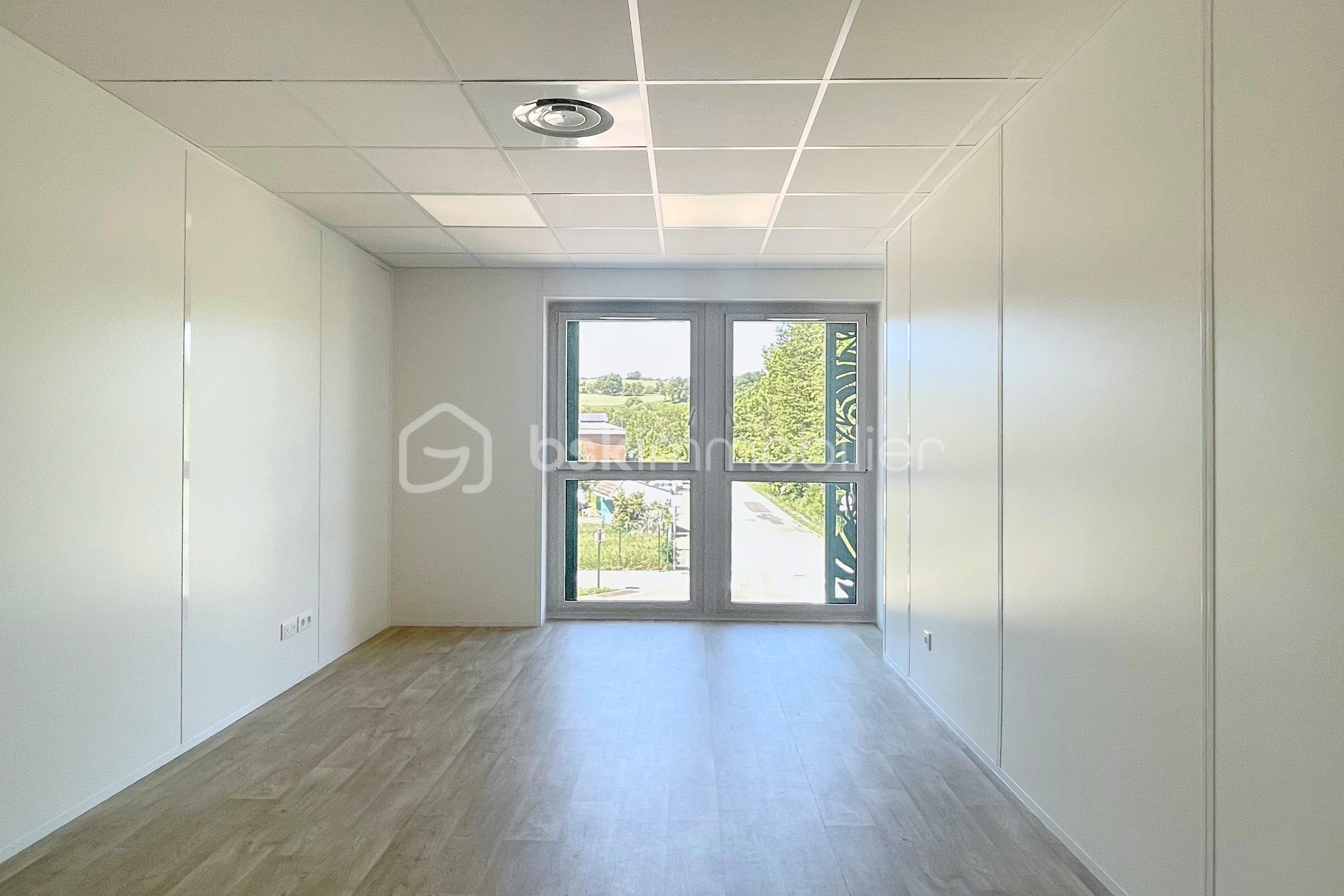 Local d activites de 19,25 m² - 2_3 1.png