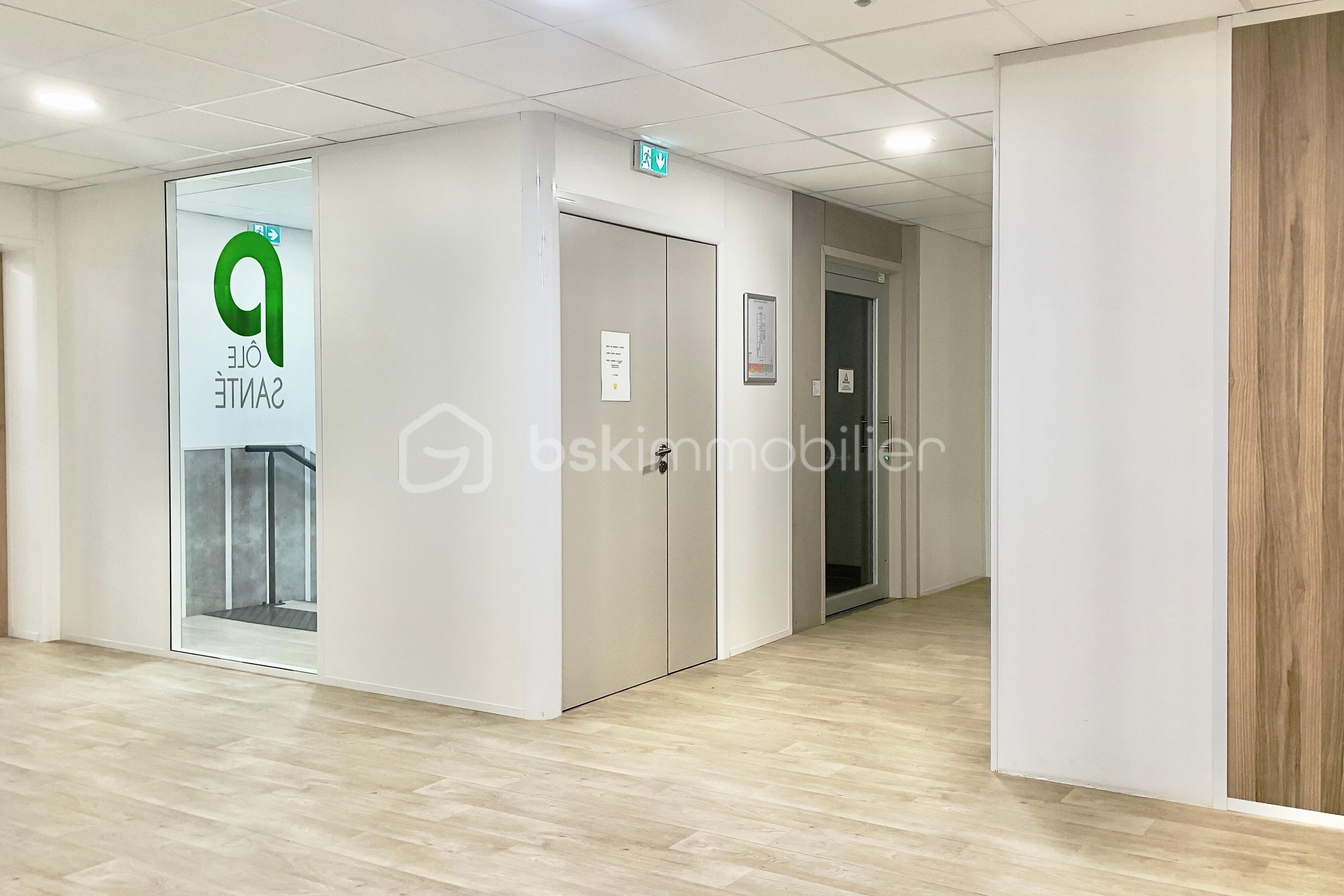 Local d activites de 19,25 m² - 2_3 5.png