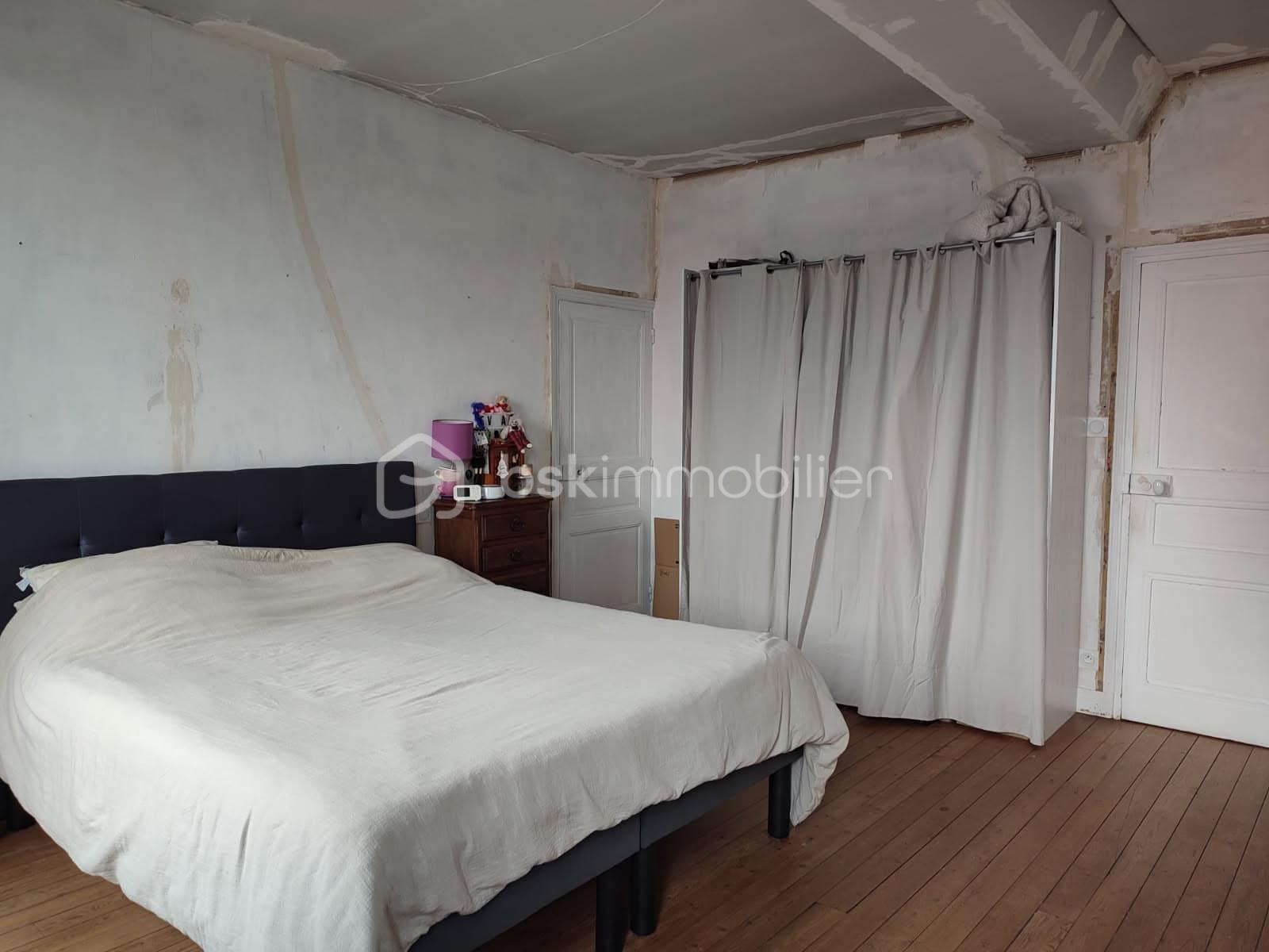 Maison de 212 m² - 480685459_1011784790798761_1363881960875984778_n.jpg