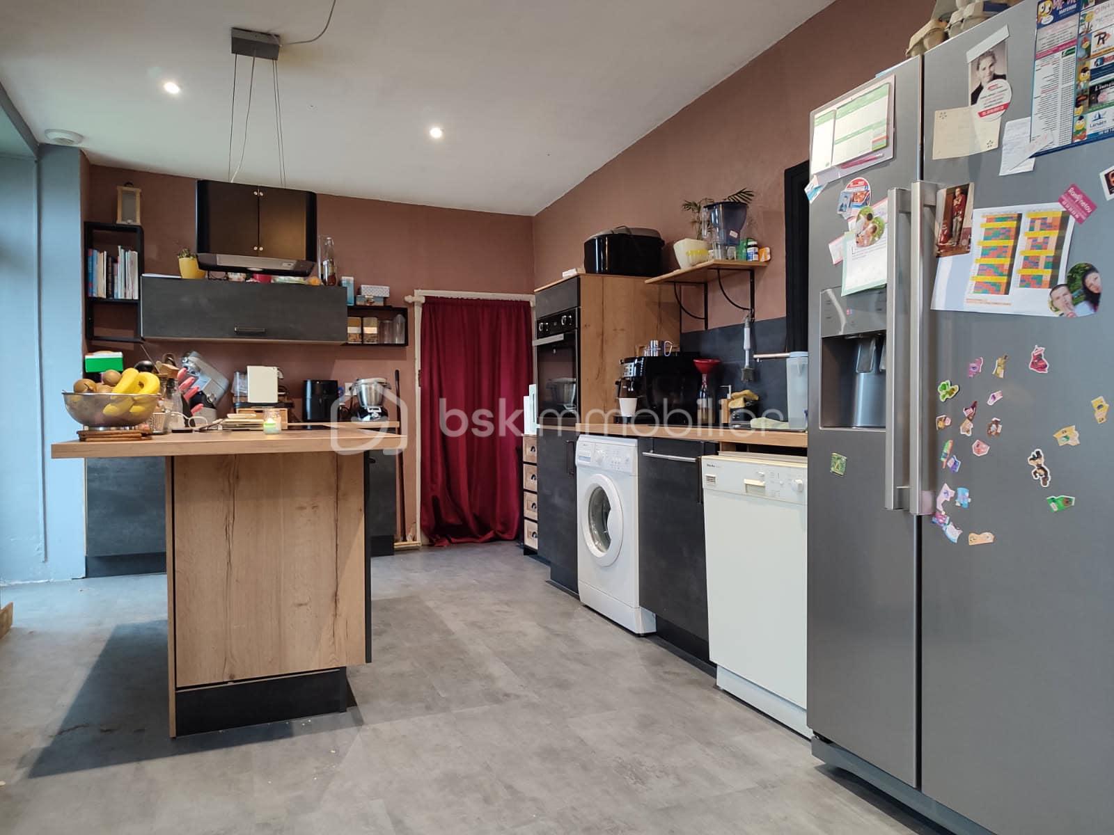 Maison de 212 m² - 480531634_1011785207465386_139954393350112525_n.jpg