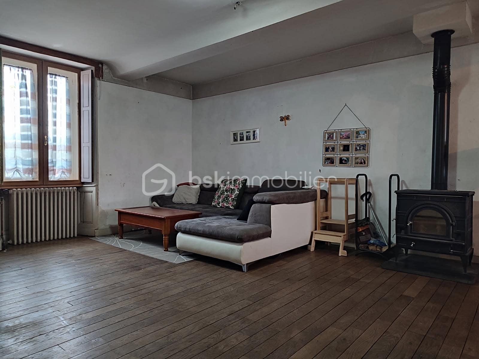 Maison de 212 m² - 480571860_1011785100798730_5403228775210611069_n.jpg