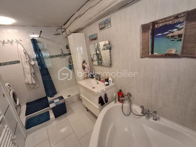 salle de bain maison.jpg