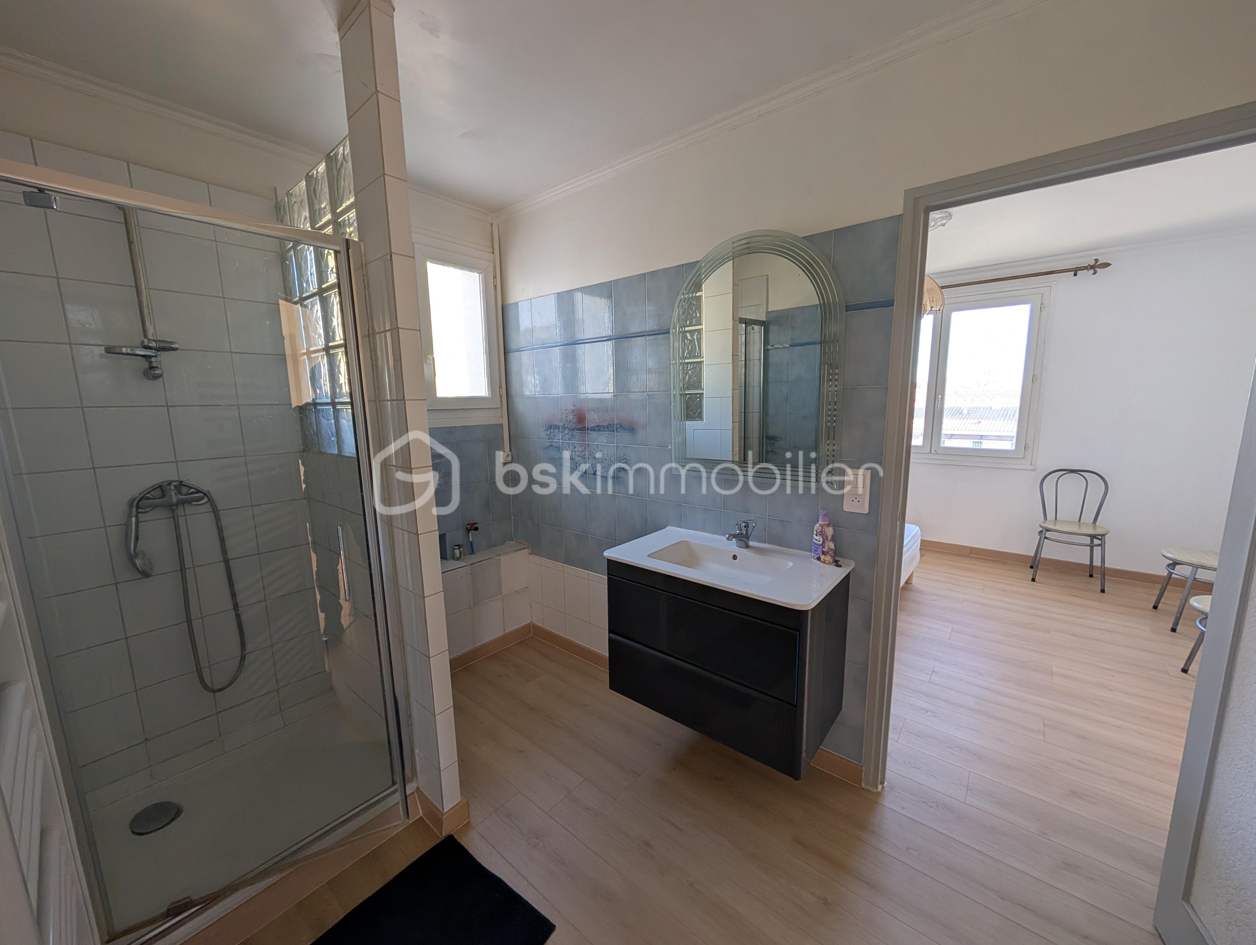 Maison de 210 m² - Salle d'eau vert (1).jpg