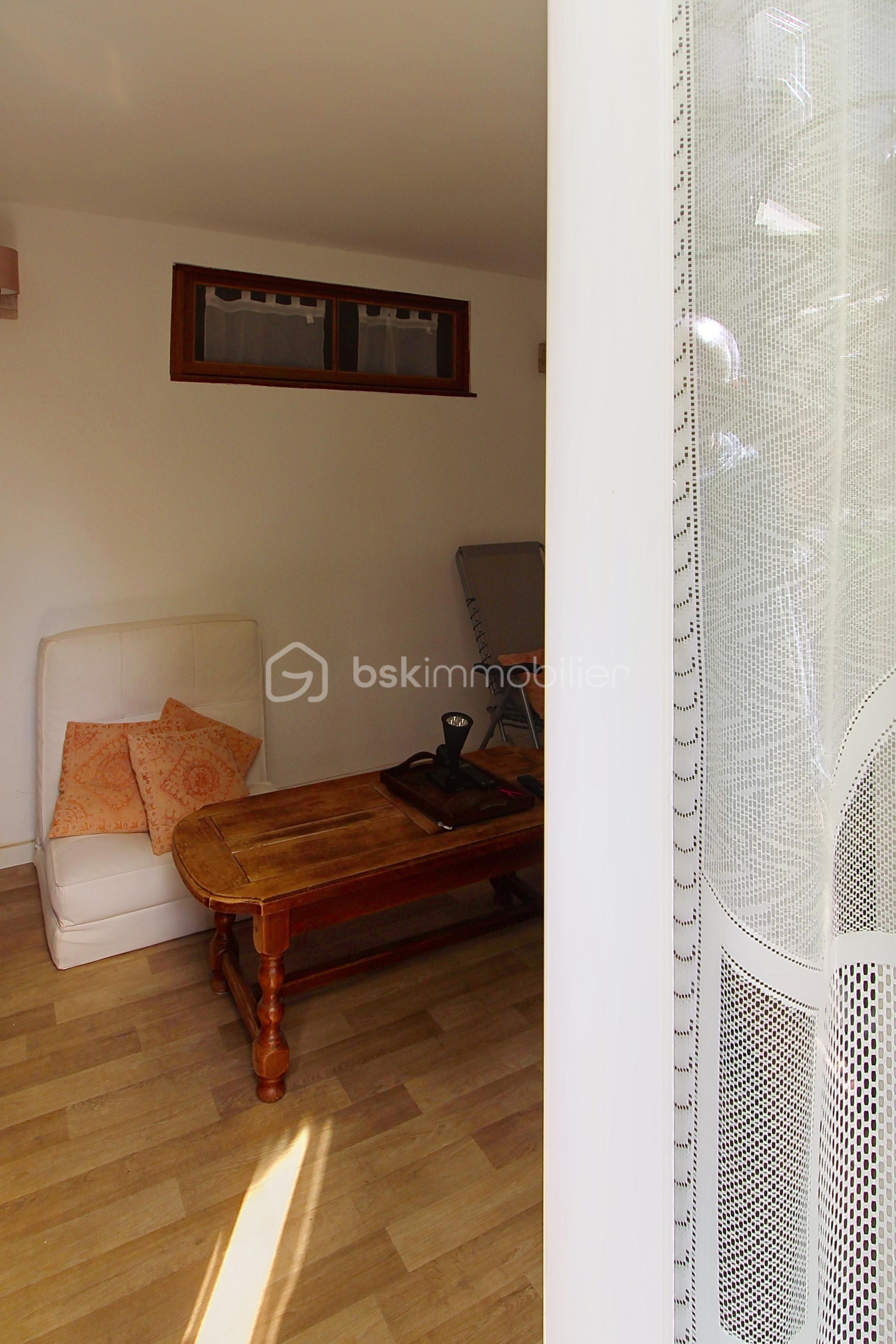 Appartement de 40 m² - demo-tour-10-main-street_00003.jpeg