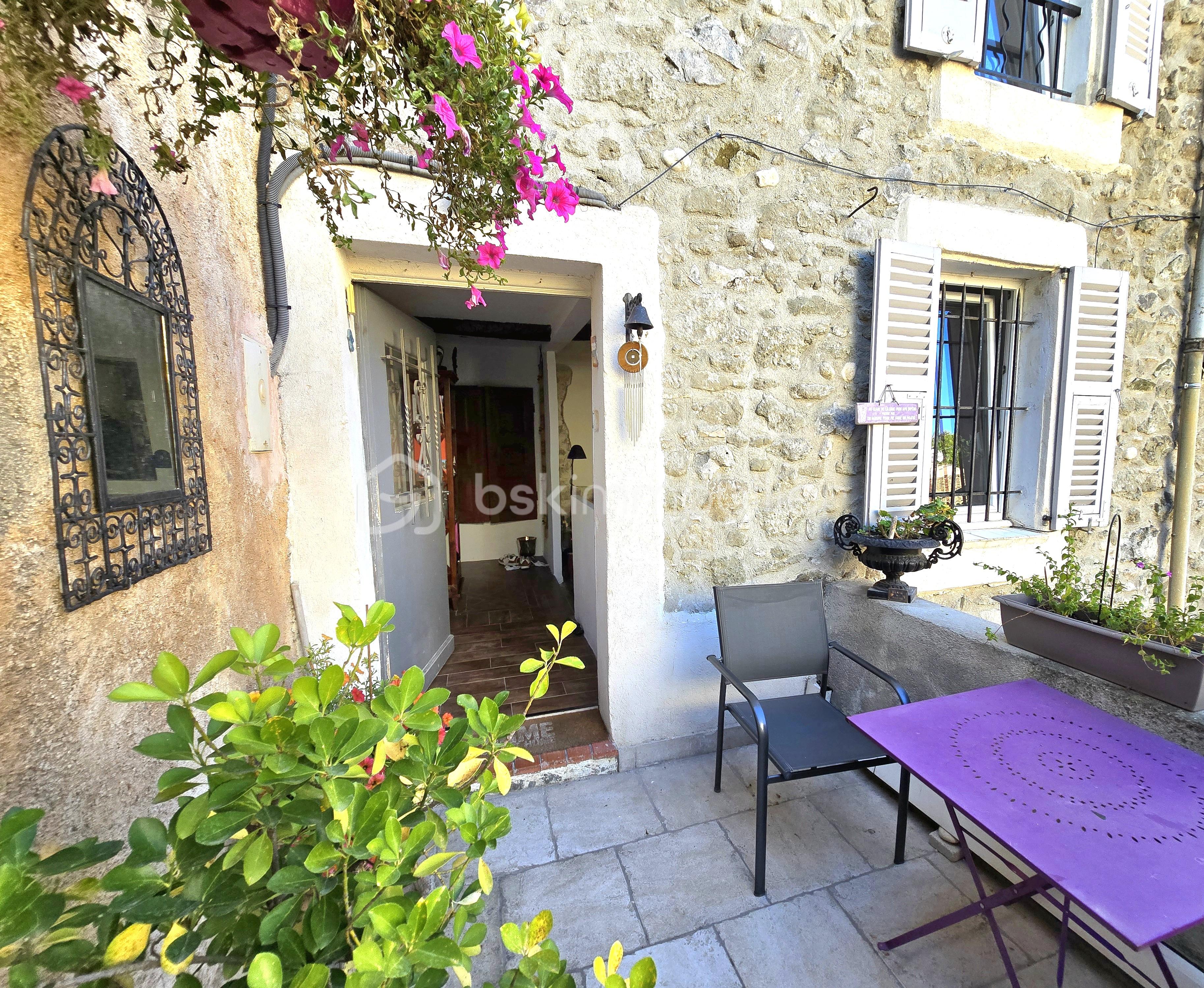 Maison de 82 m² - TERRASSE ENTREE 2.jpg
