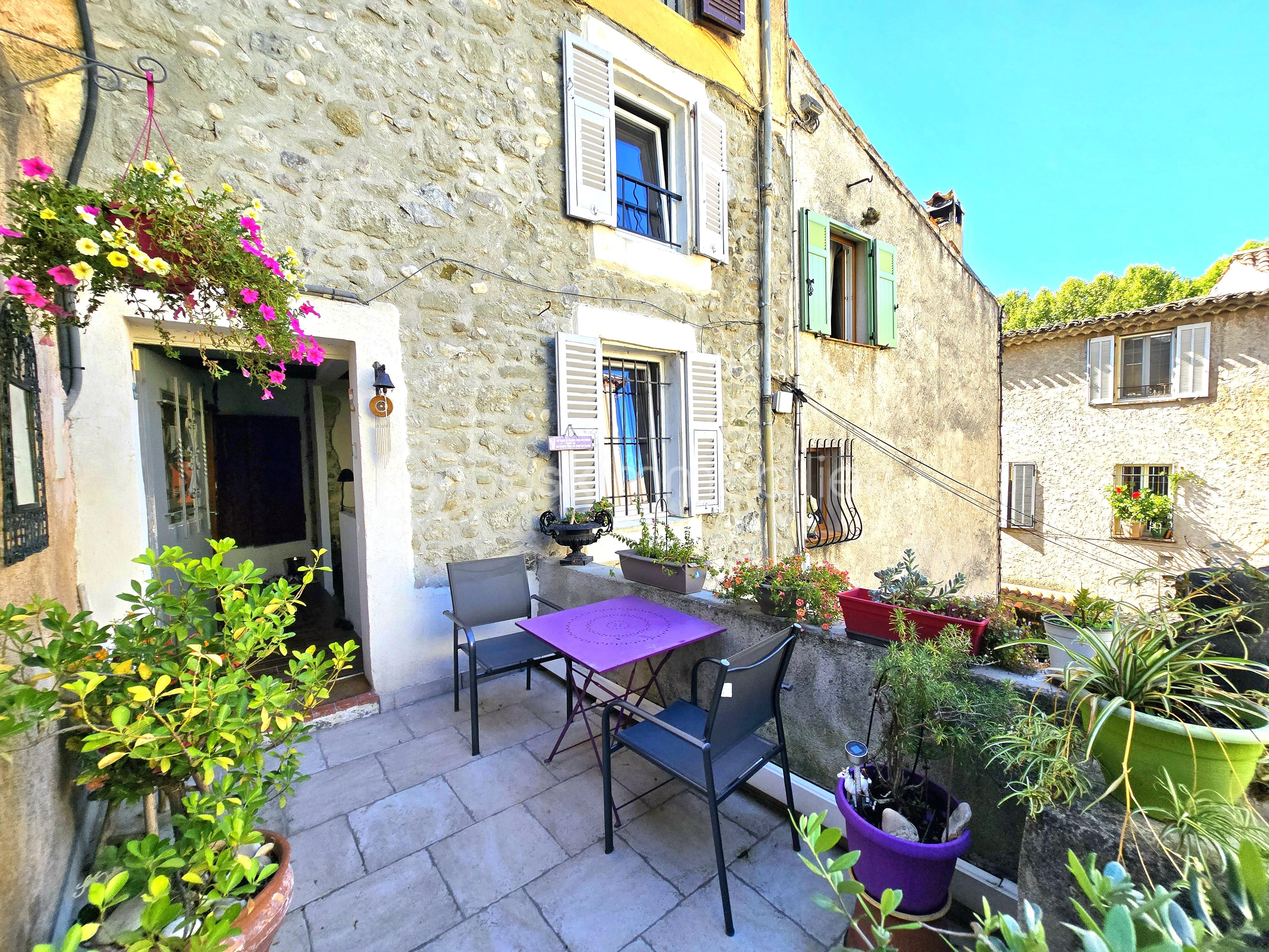 Maison de 82 m² - TERRASSE ENTREE.jpg