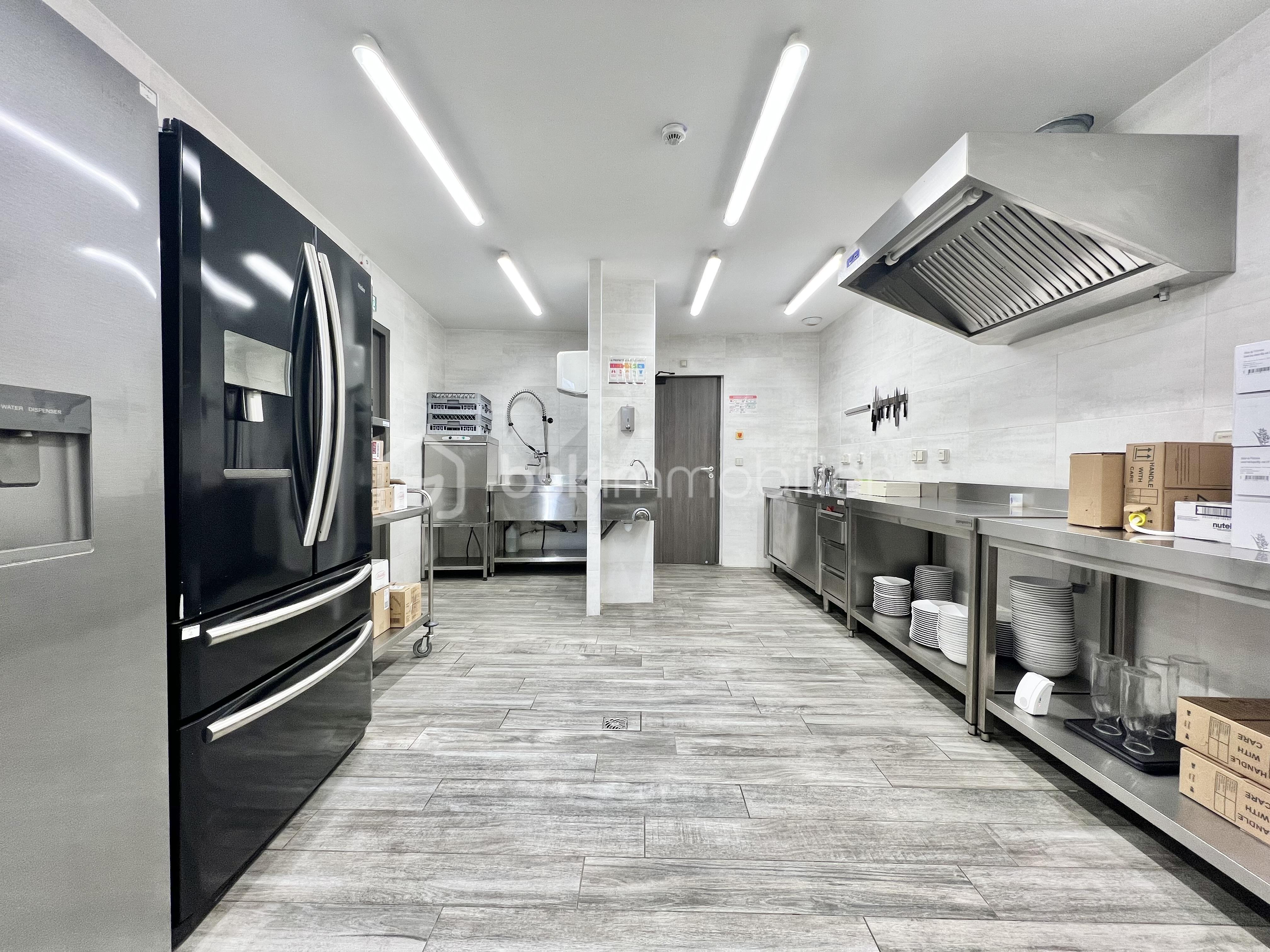 Local d'activités de 1 300 m² - IMG_1959.jpg