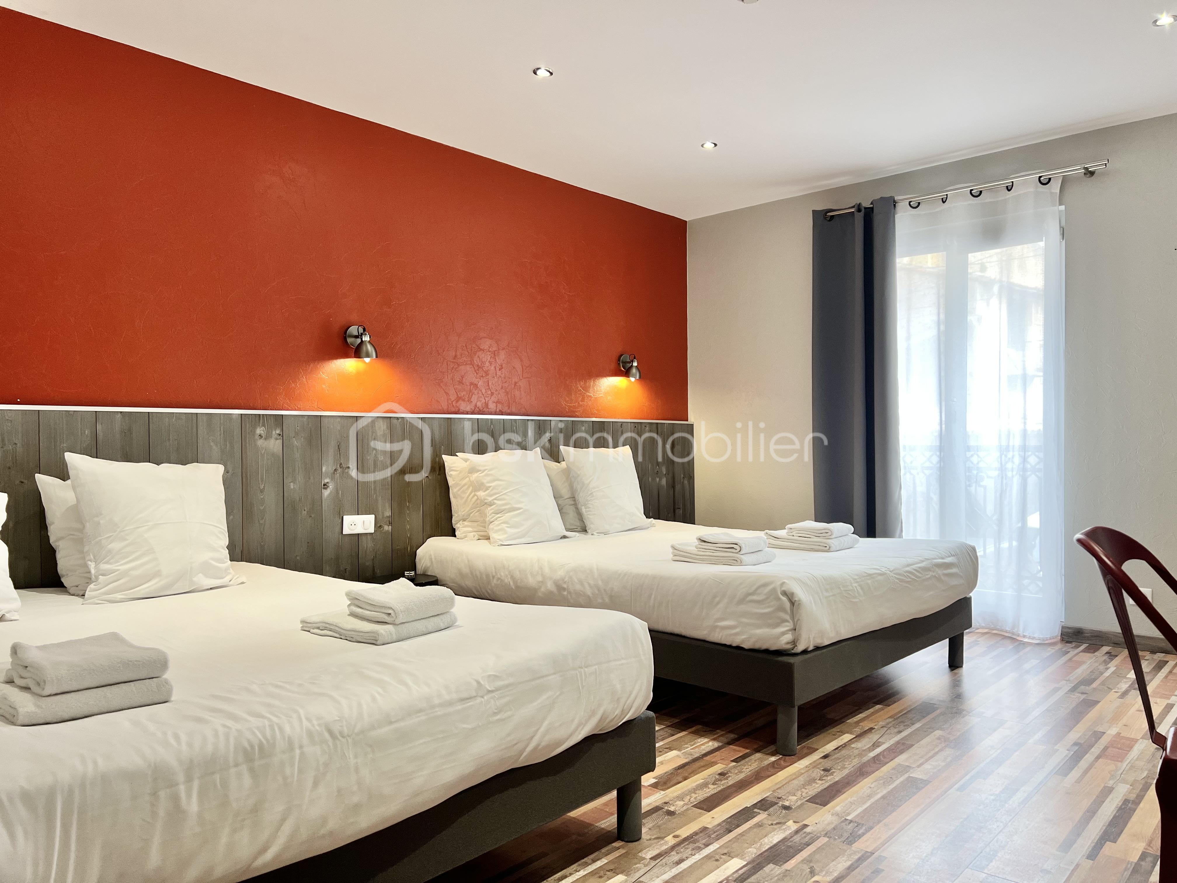 Local d'activités de 1 300 m² - IMG_2044.jpg