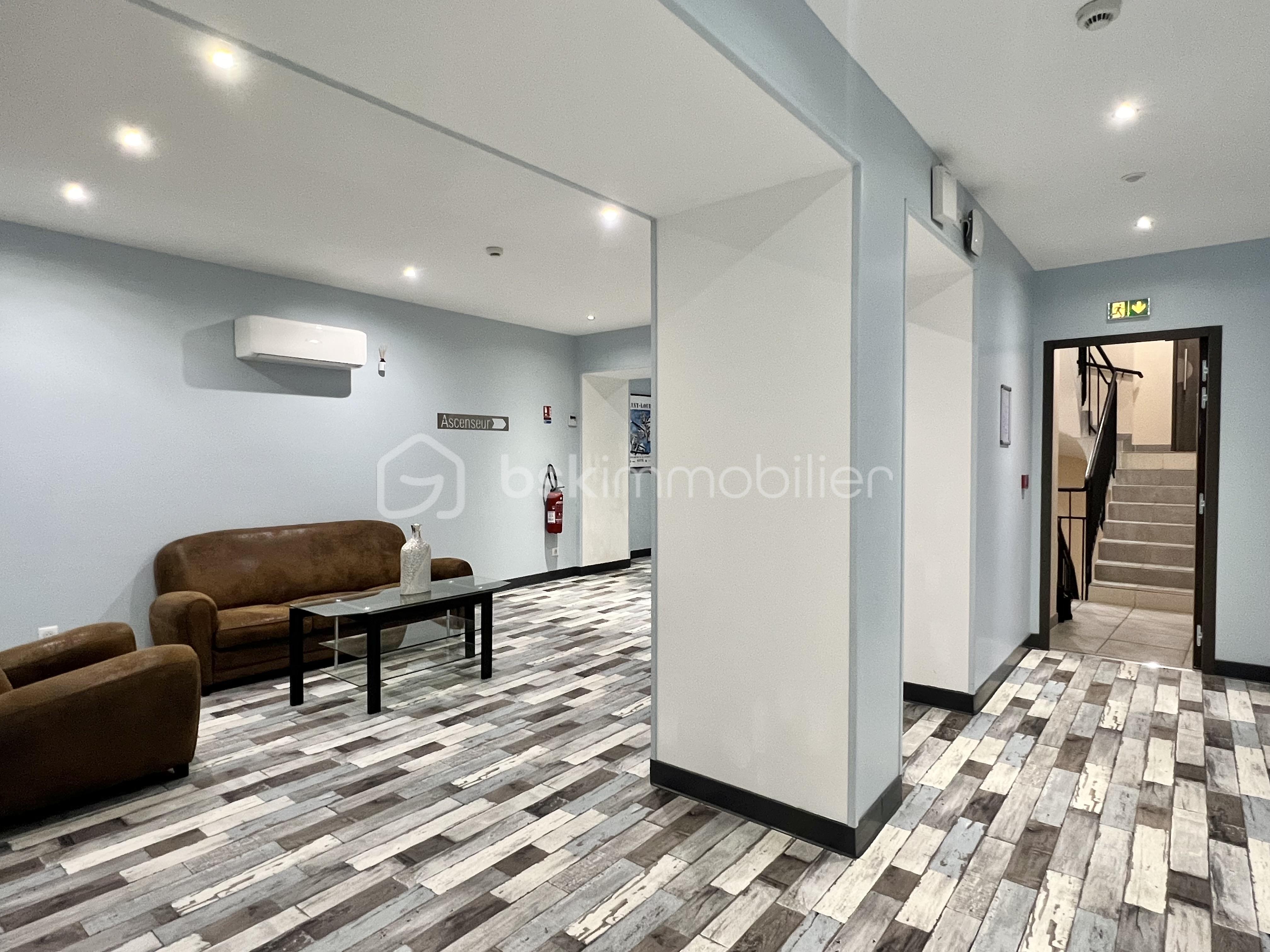 Local d'activités de 1 300 m² - IMG_1990.jpg