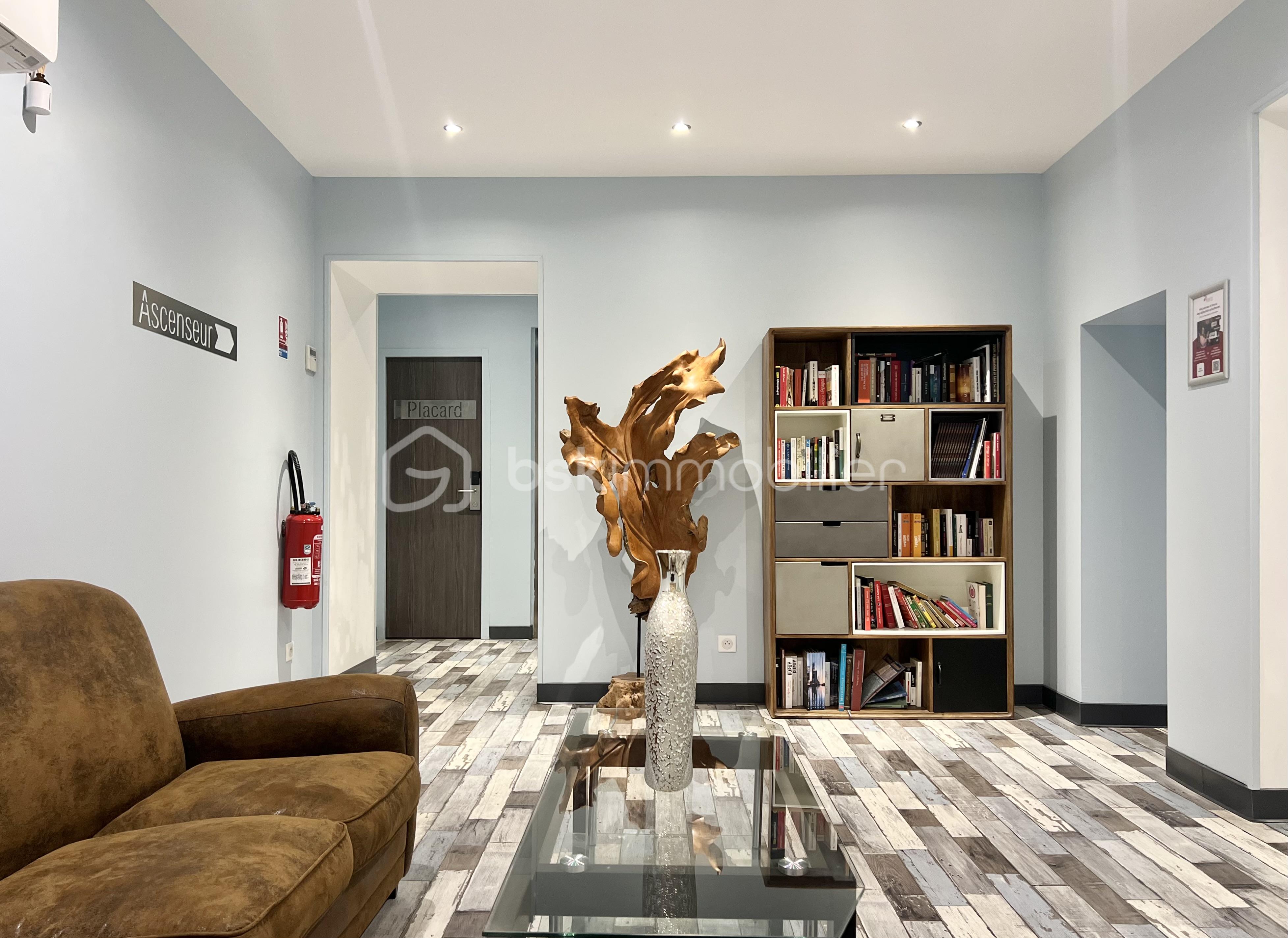 Local d'activités de 1 300 m² - IMG_1987.jpg