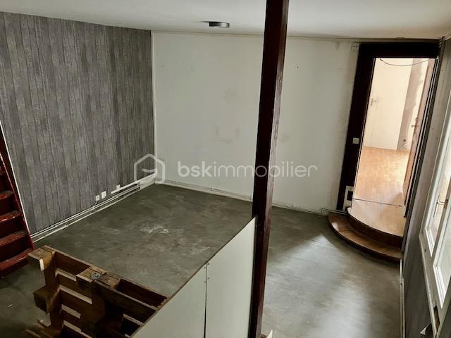 Appartement de 63 m² - sarfati salon étage 1 cour.jpg