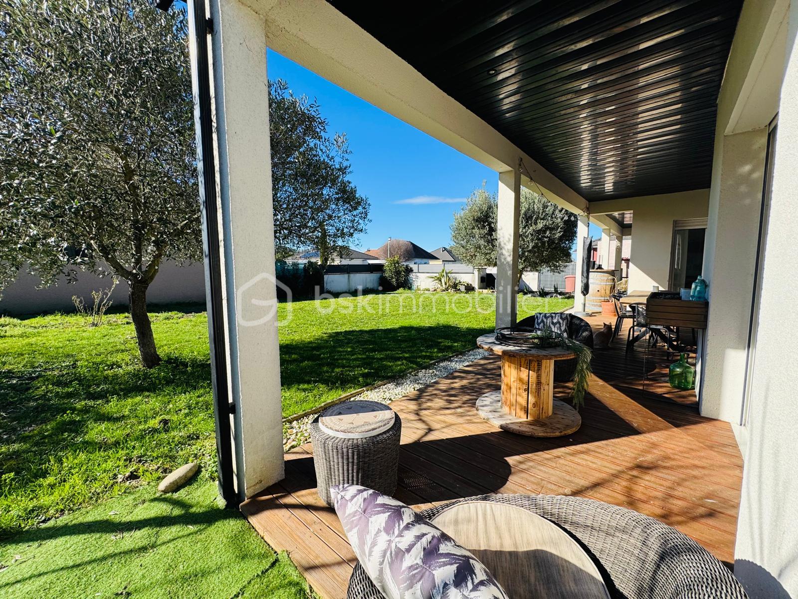 Maison de 150 m² - TERRASSE COUVERTE.jpeg