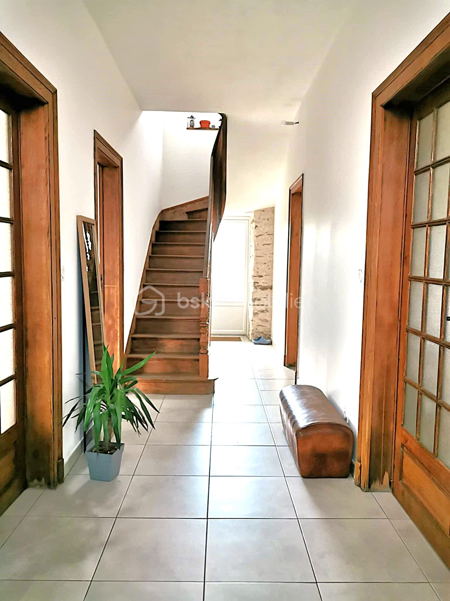 Maison de 145 m² - 17338dea-2220-4444-bb61-9caad79efe4e R.jpg