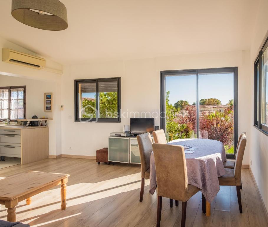 Maison de 82 m² - SALLE A MANGER.jpg