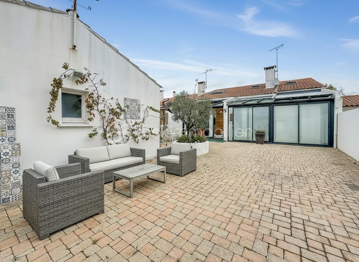 Maison de 162 m² - generated_2025-11-01T21_20_36.057.jpg