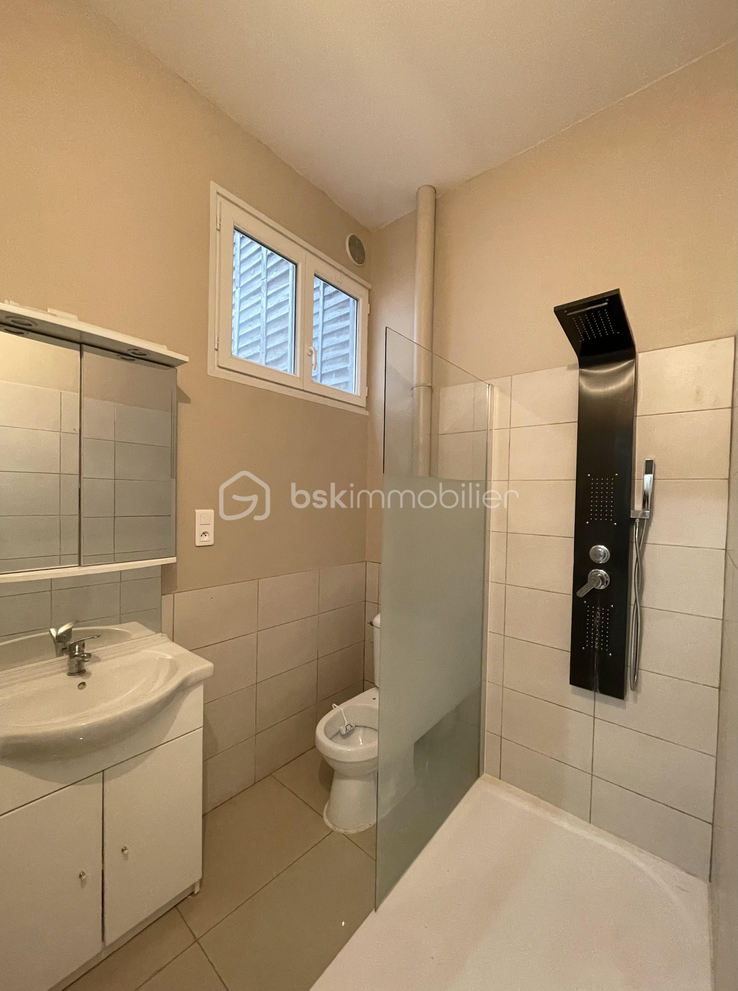 Appartement de 53 m² - salle eau RDC.jpg