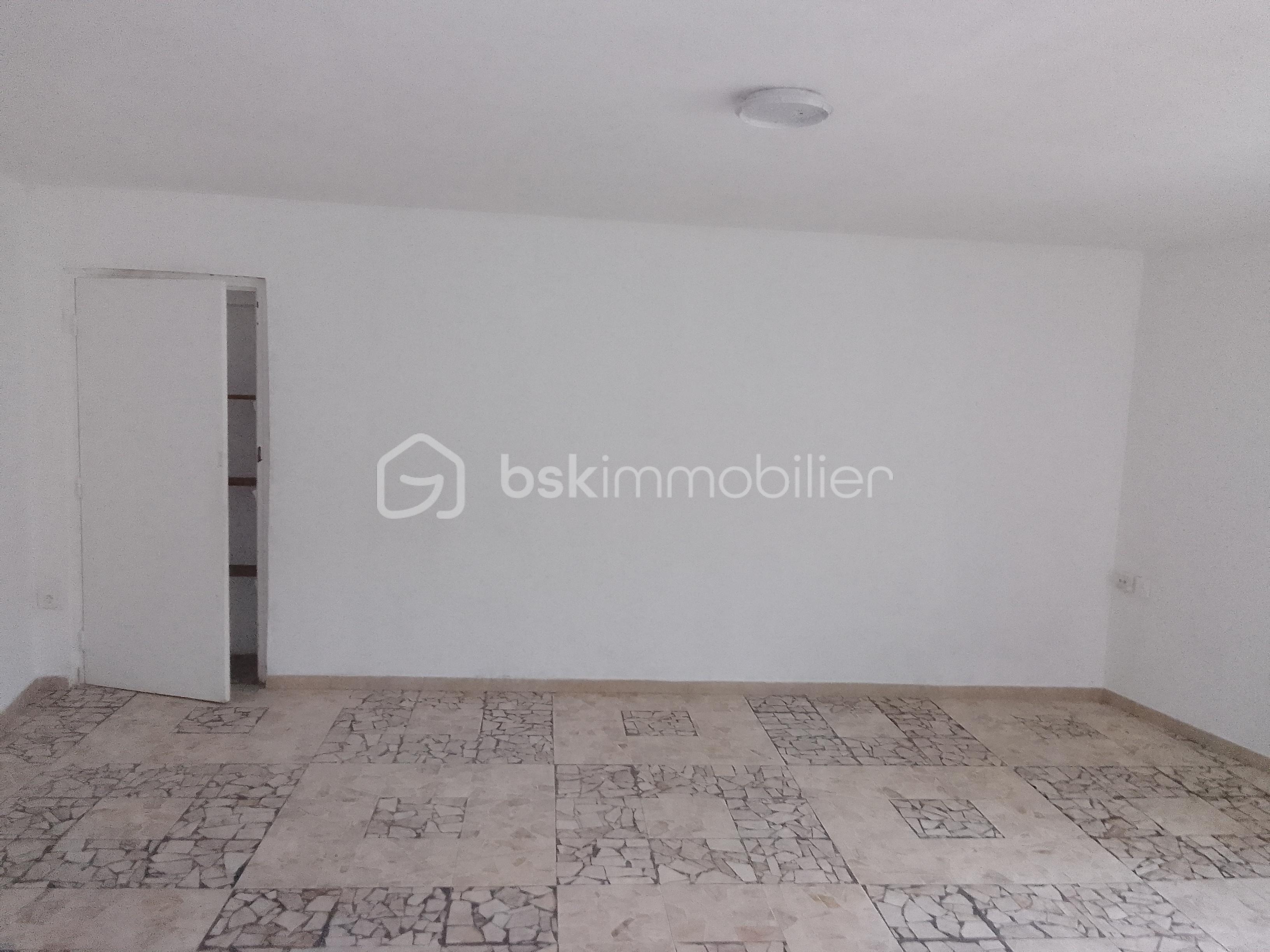 Immeuble mixte de 333 m² - IMG_20251212_154739.jpg