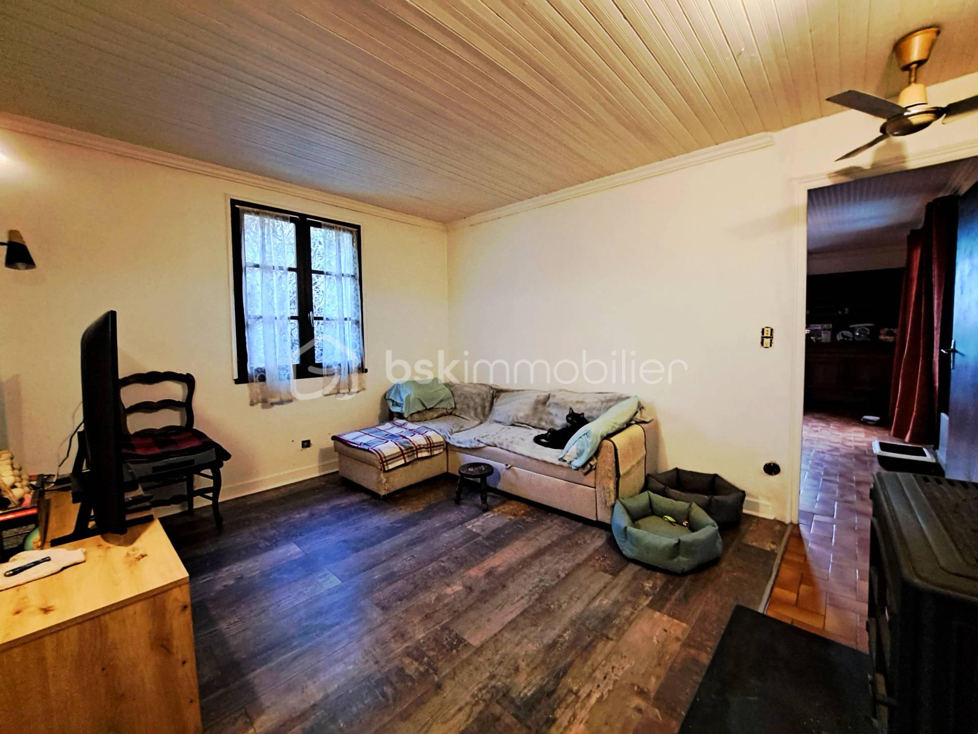 Corps de ferme de 80 m² - salon.jpg