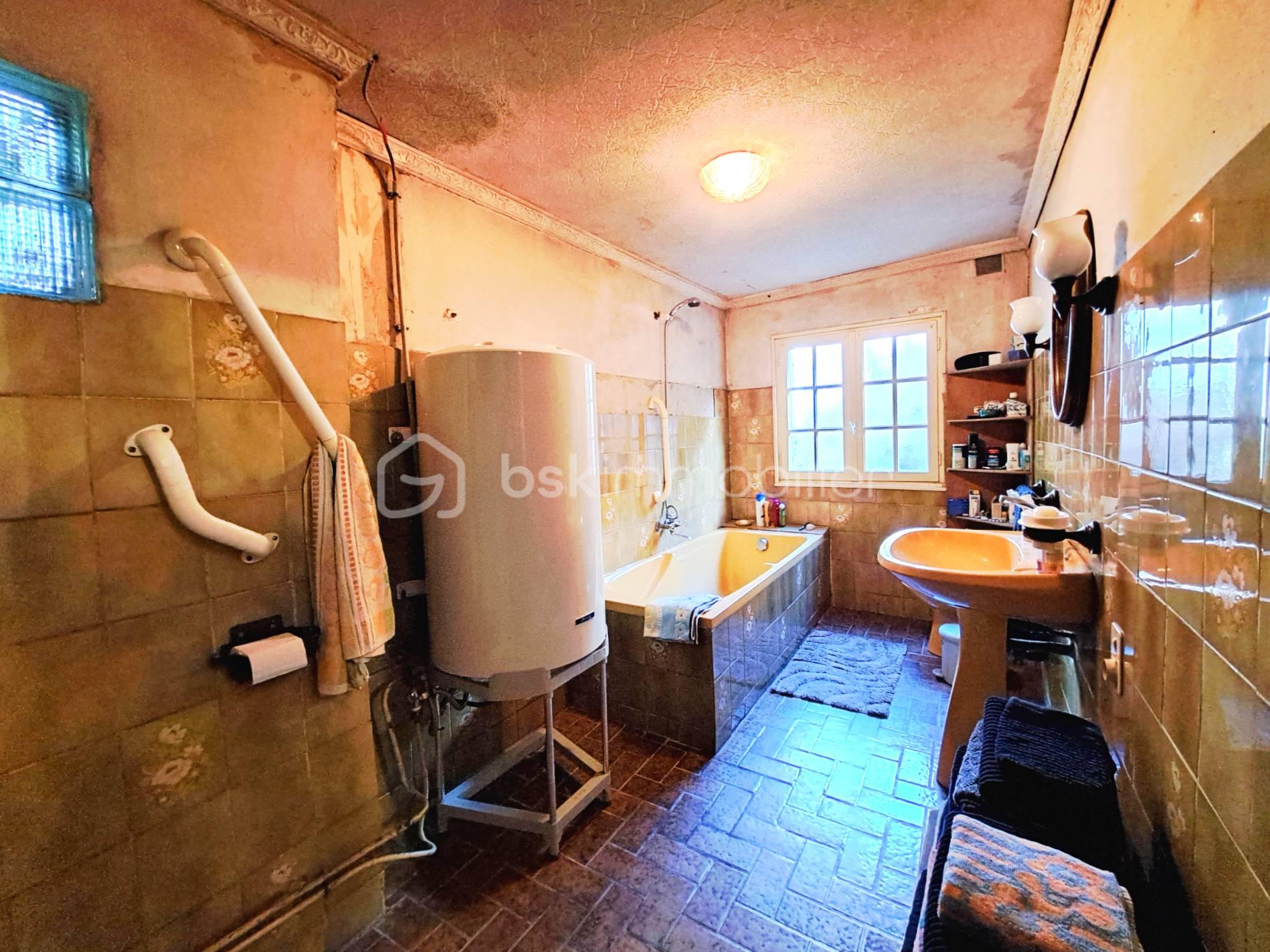 Corps de ferme de 80 m² - salle de bains.jpg