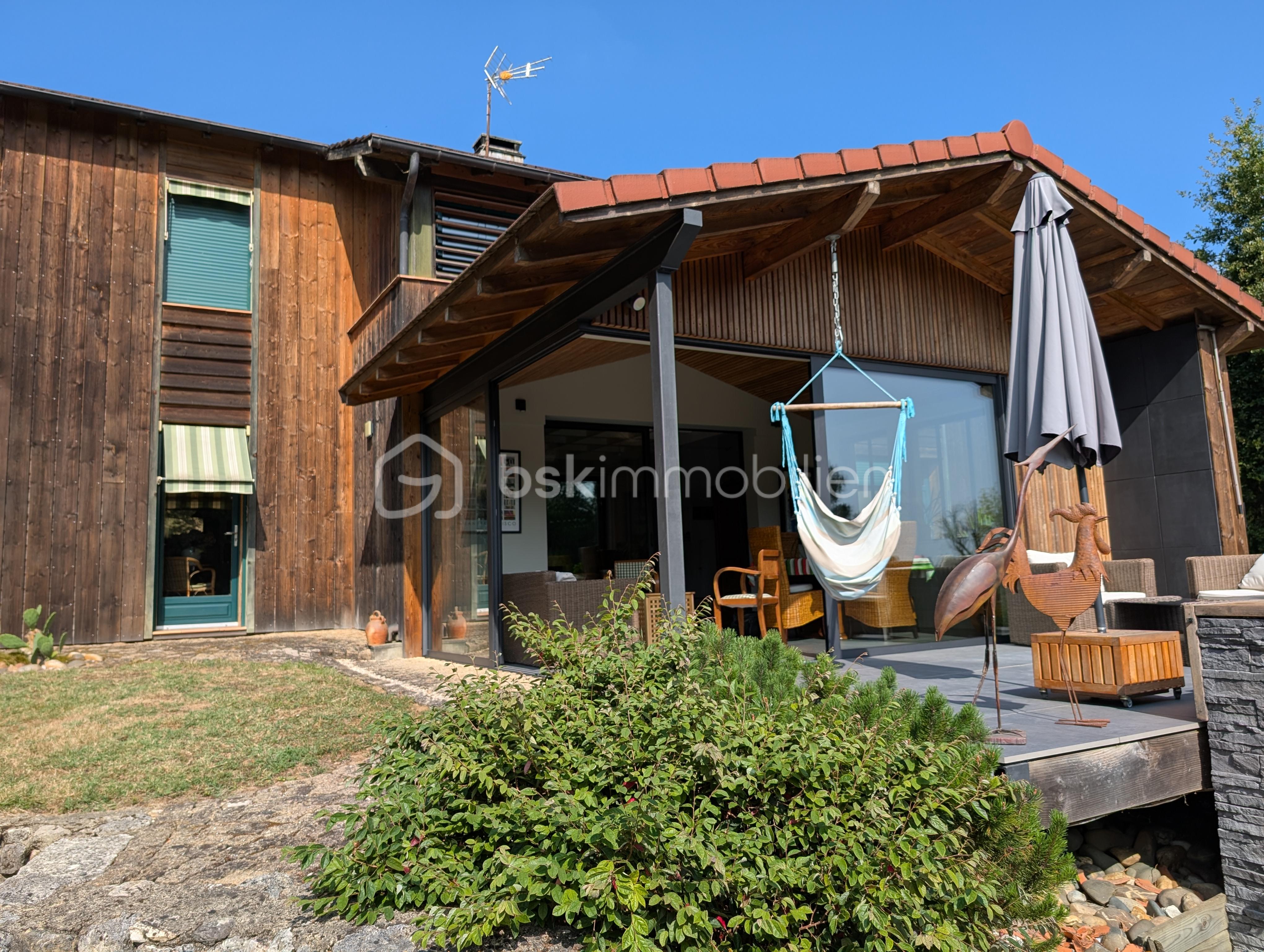 Maison de 200 m² - PXL_20250725_084138720.jpg