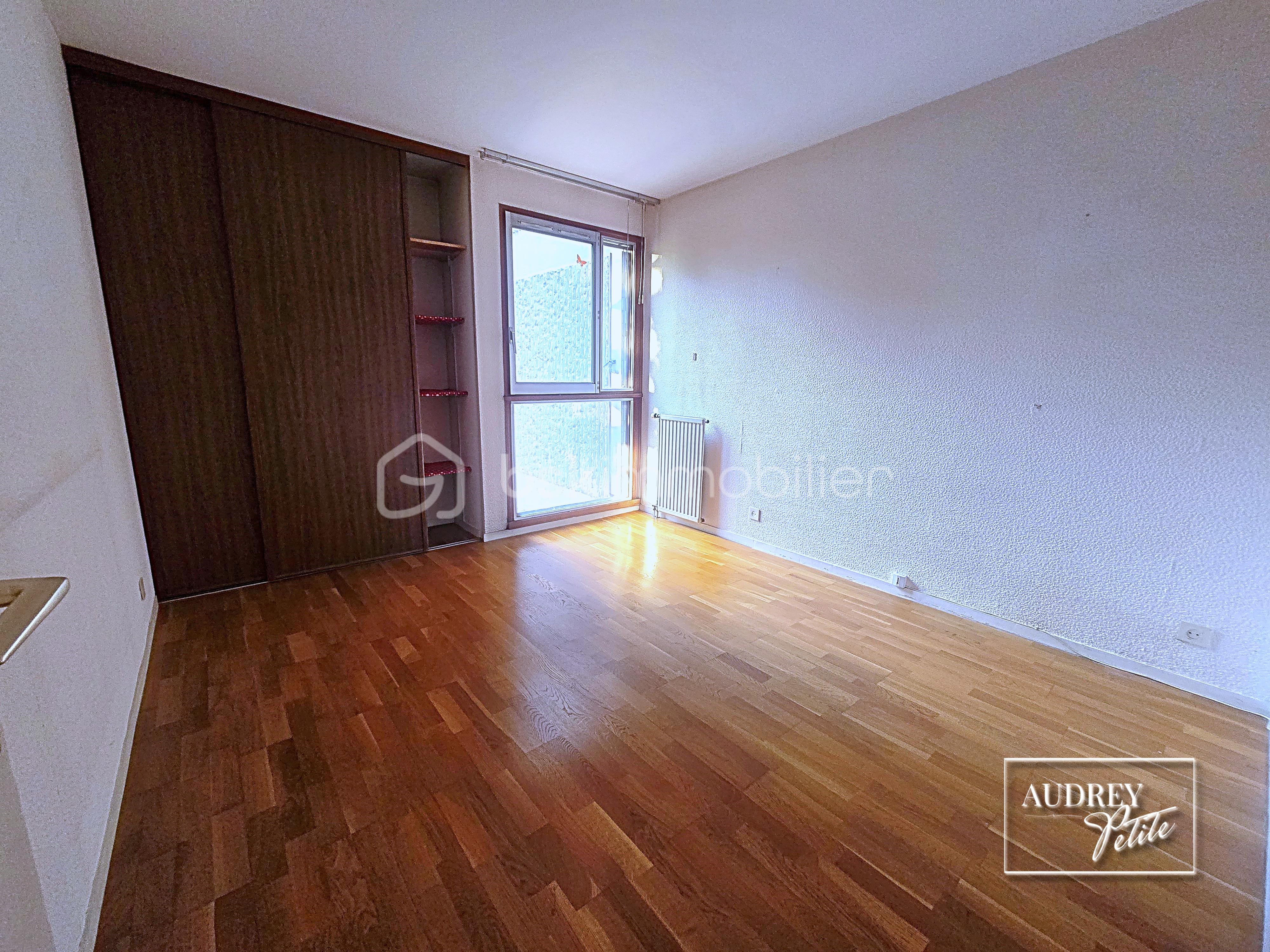 Appartement de 108 m² - 10 Chambre 3 vue 1.jpg