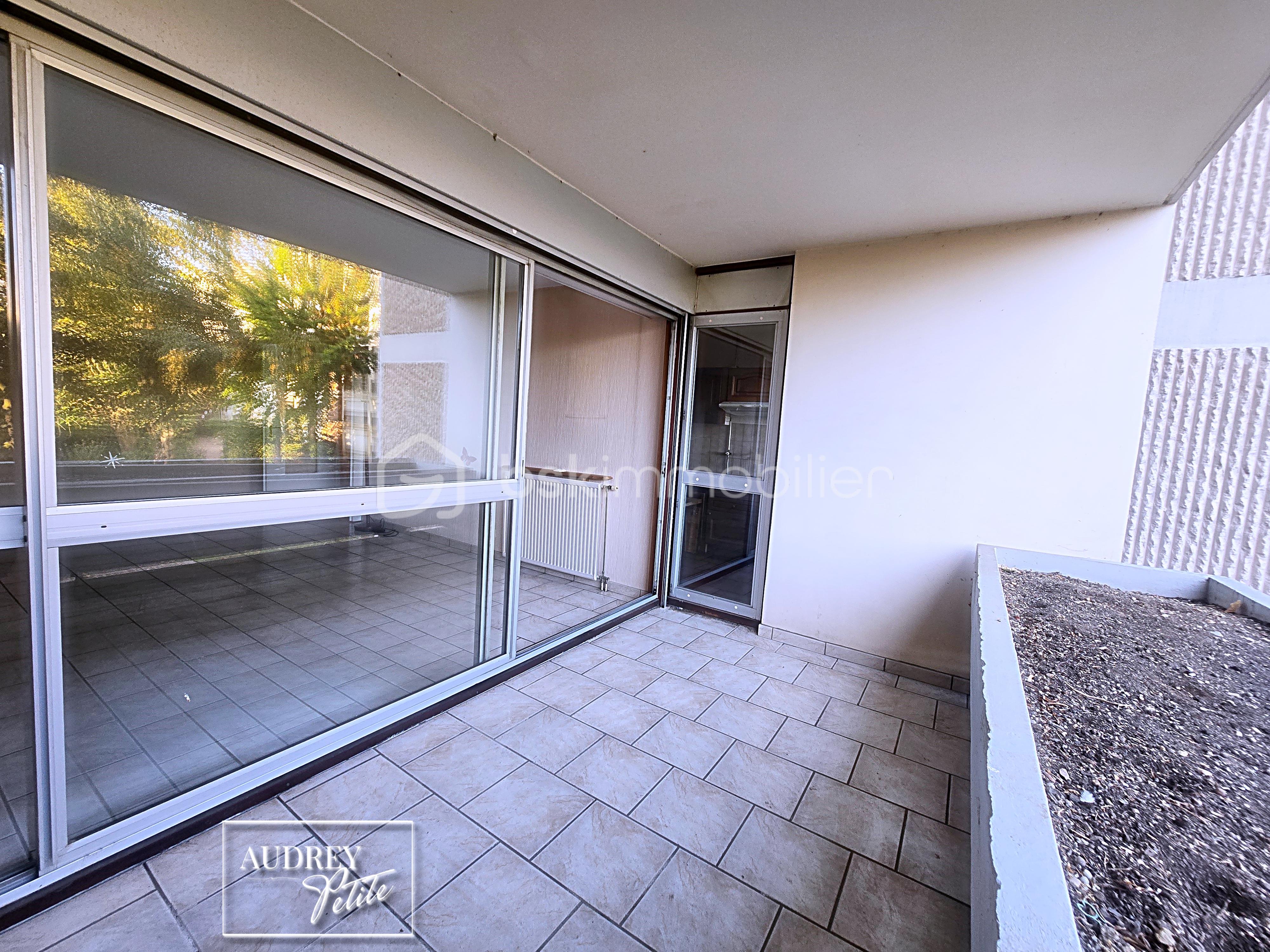 Appartement de 108 m² - 05 Loggia.jpg