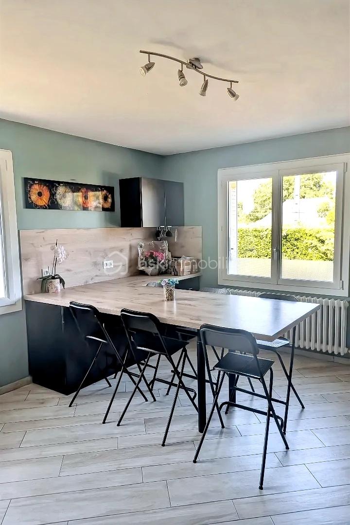 Maison traditionnelle de 160 m² - hoqi-7c100f54c91f44359ac9db1eacd33b48.jpg