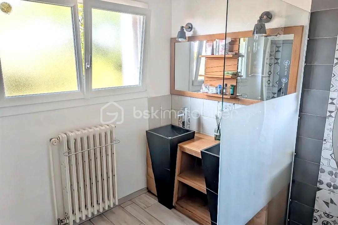Maison traditionnelle de 160 m² - hoqi-bb0e34a79665451bbb716e450af816e3.jpg