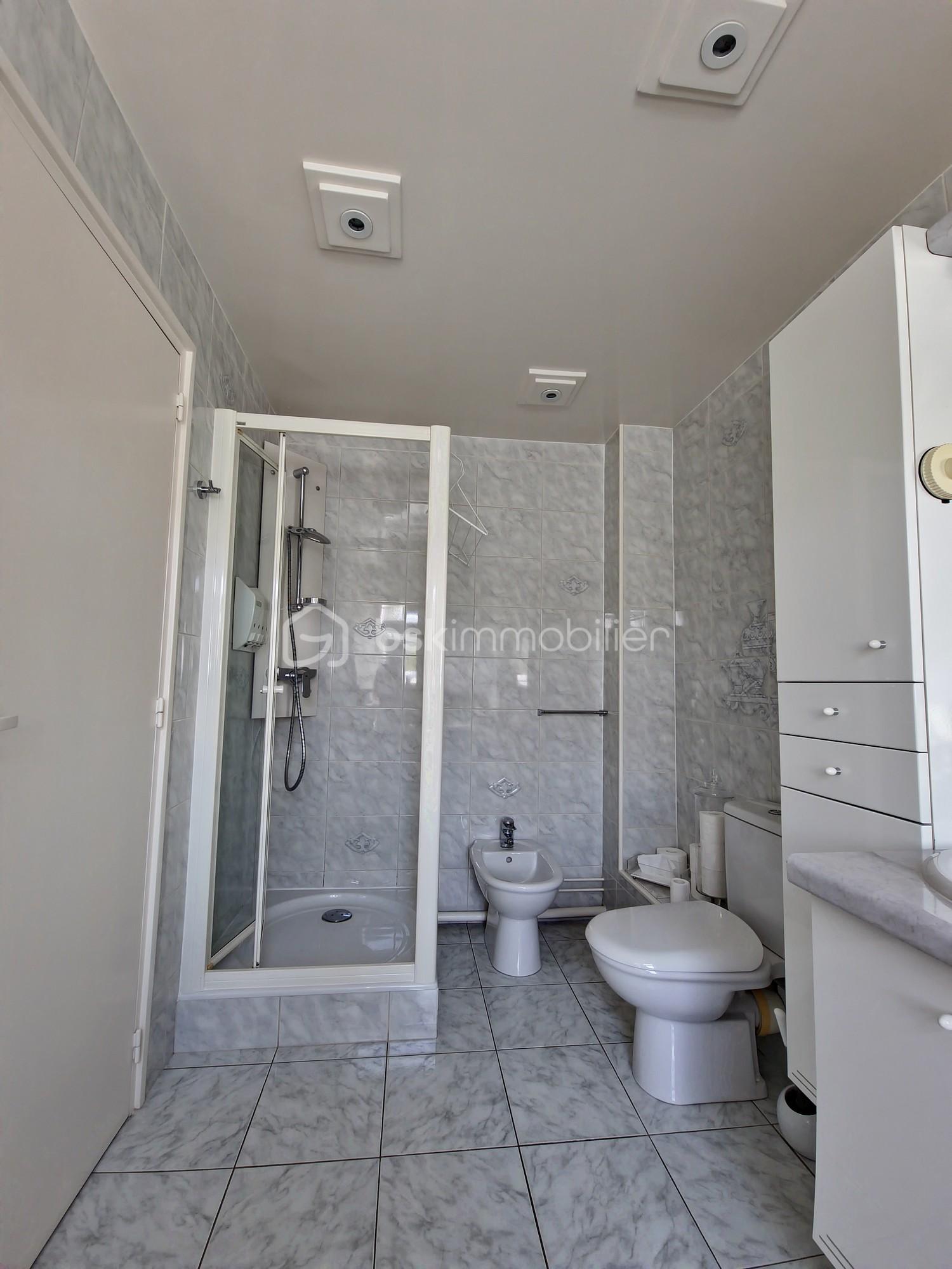 25 SDB SE WC 1ER b.jpg